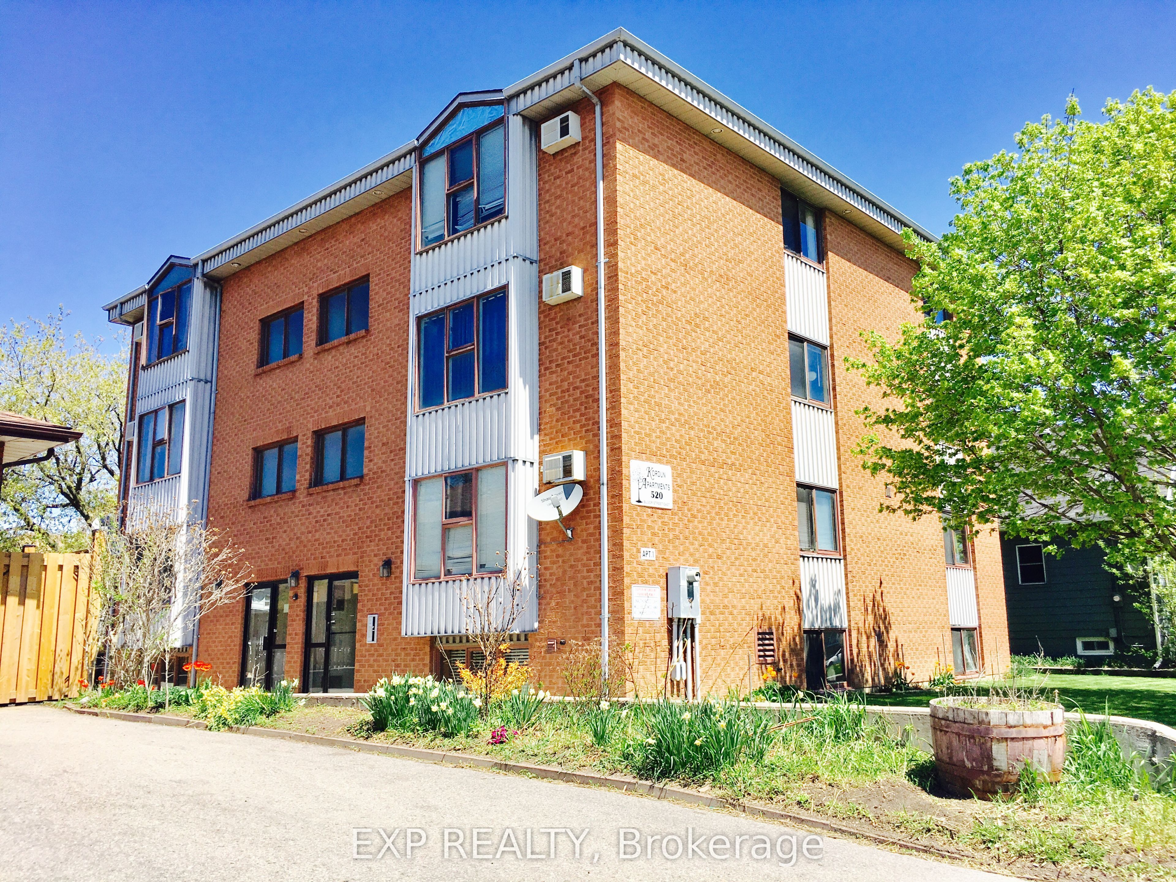 520 Bloor Street E 3, Oshawa, ON L1H 3N1