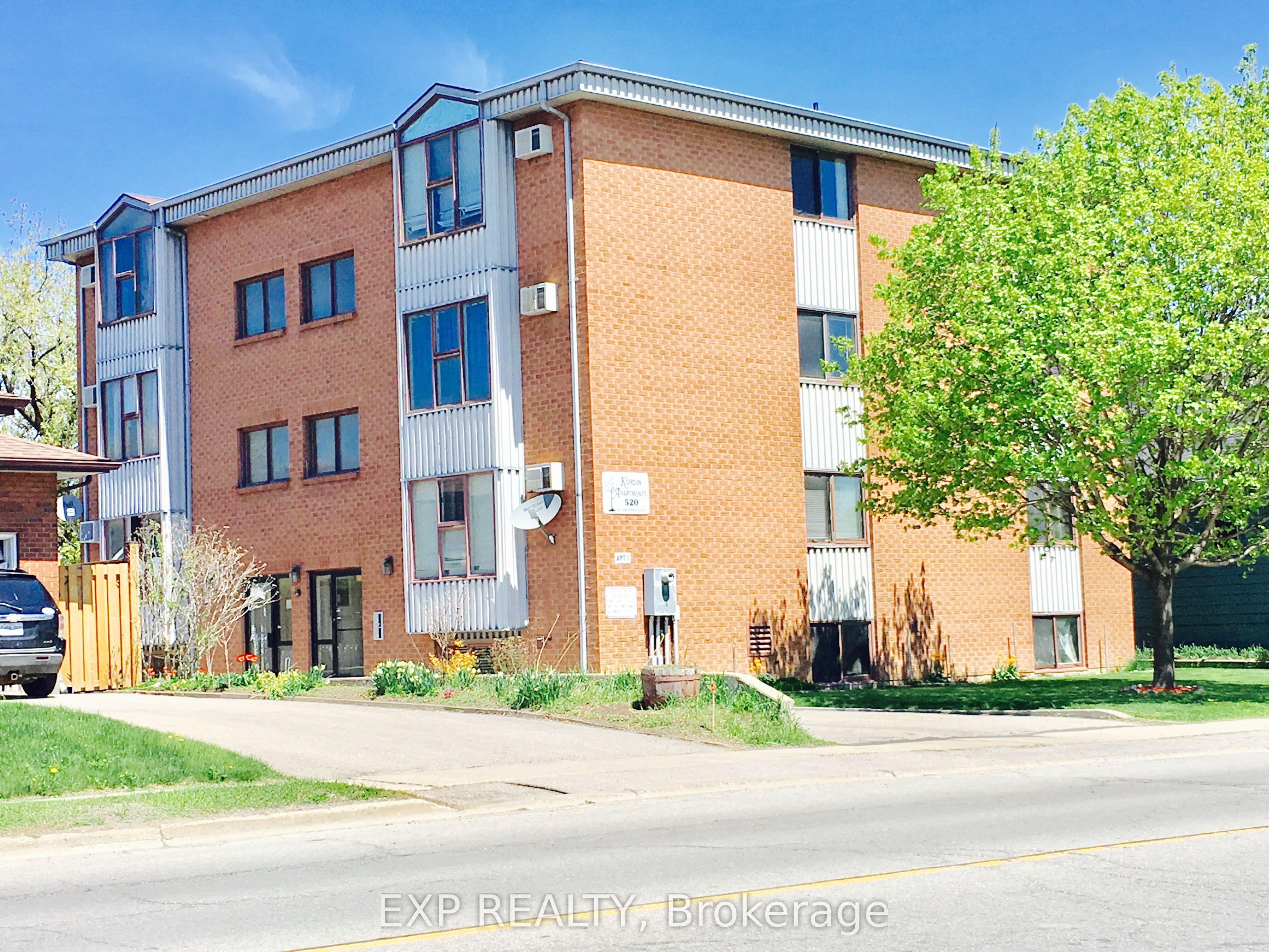 520 Bloor Street E 3, Oshawa, ON L1H 3N1 photo 2