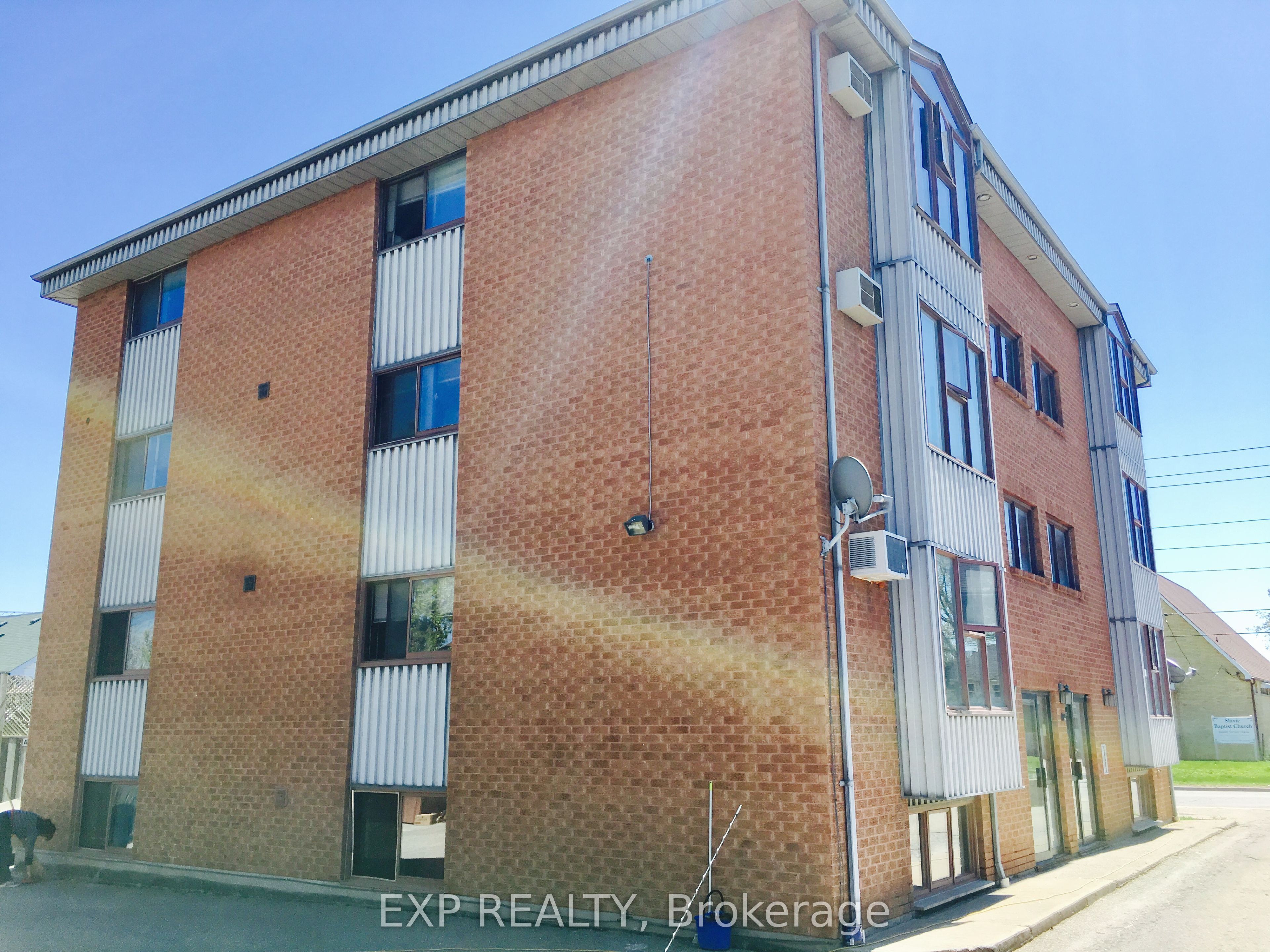 520 Bloor Street E 3, Oshawa, ON L1H 3N1 photo 3