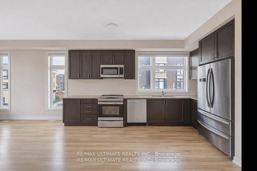 2632 Castlegate Crossing Drive, Pickering, ON L1X 0H6 photo 2