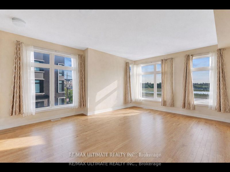 2632 Castlegate Crossing Drive, Pickering, ON L1X 0H6 photo 4