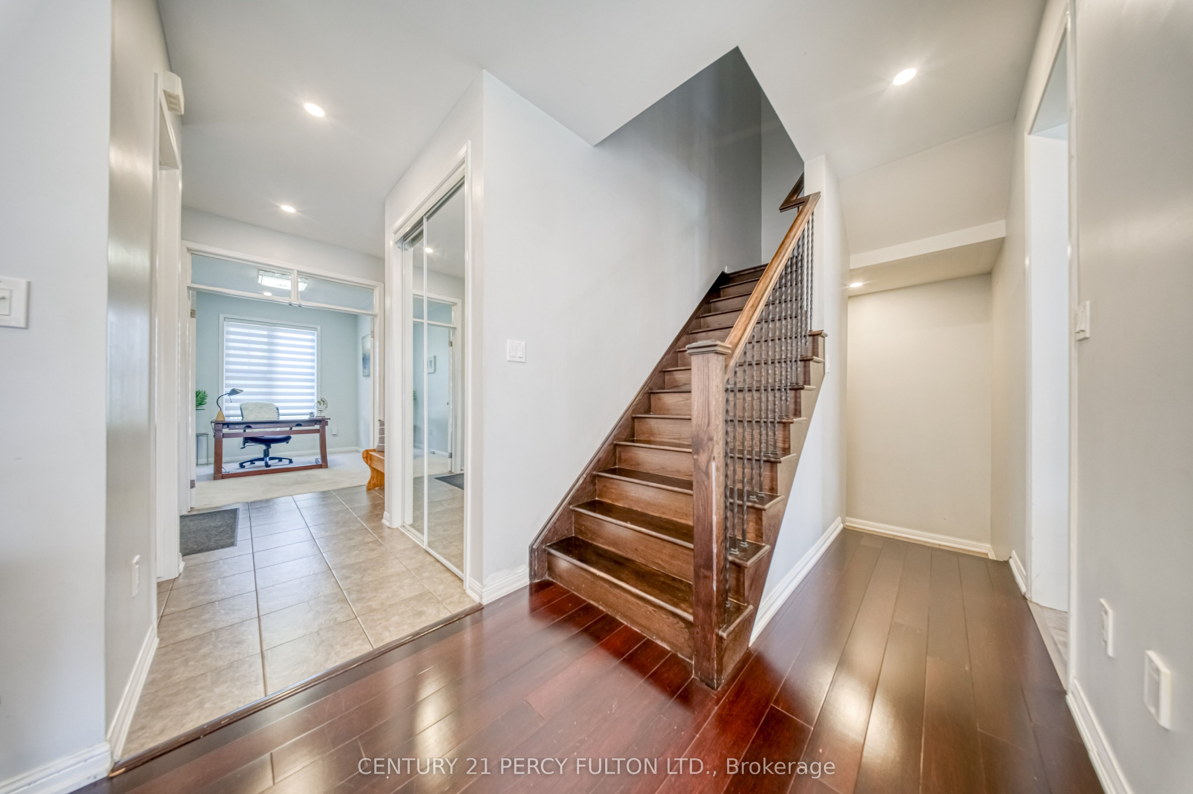 1749 Liatris Drive, Pickering, ON L1X 0B2 photo 5