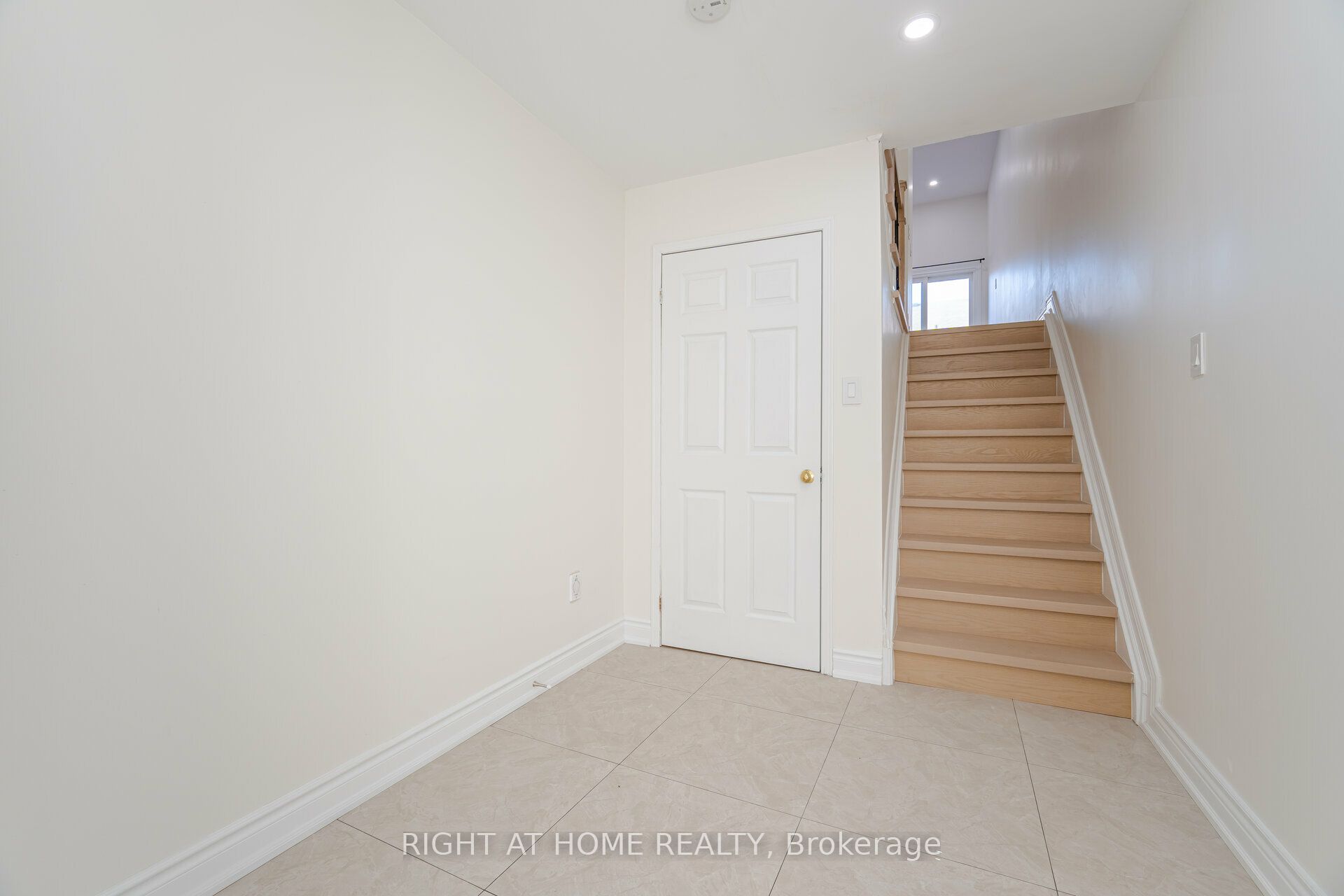 1995 Pinegrove Avenue 13, Pickering, ON L1V 6W4 photo 5
