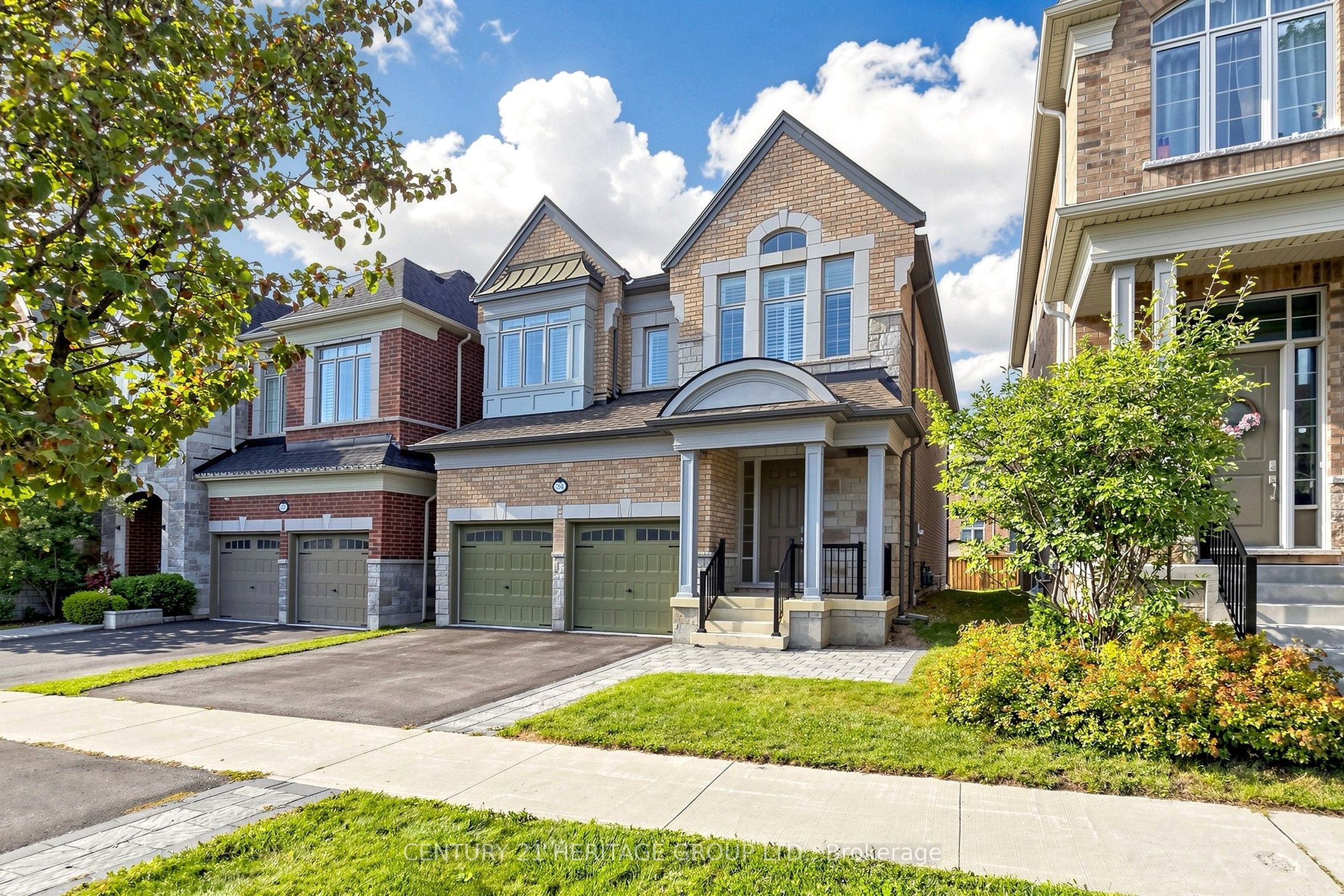 34 Micklefield Avenue, Whitby, ON L1P 0C3 photo 2