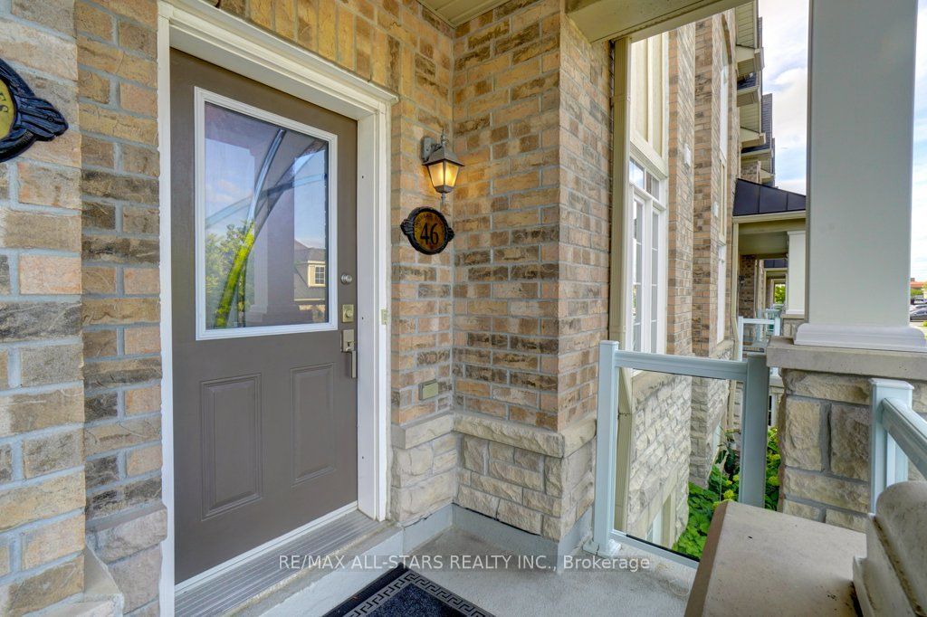 46 Lovegrove Lane 13, Ajax, ON L1S 0E7 photo 2