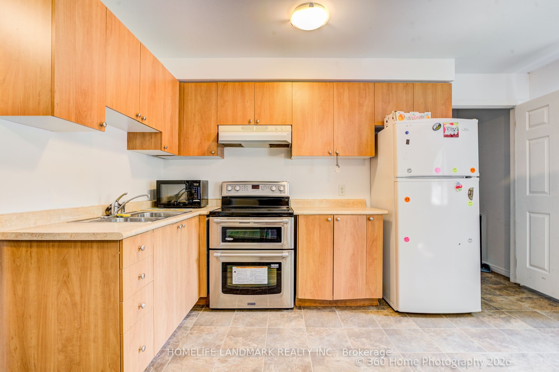 736 Kingston Road 3, Toronto, ON M4E 1R7 photo 3