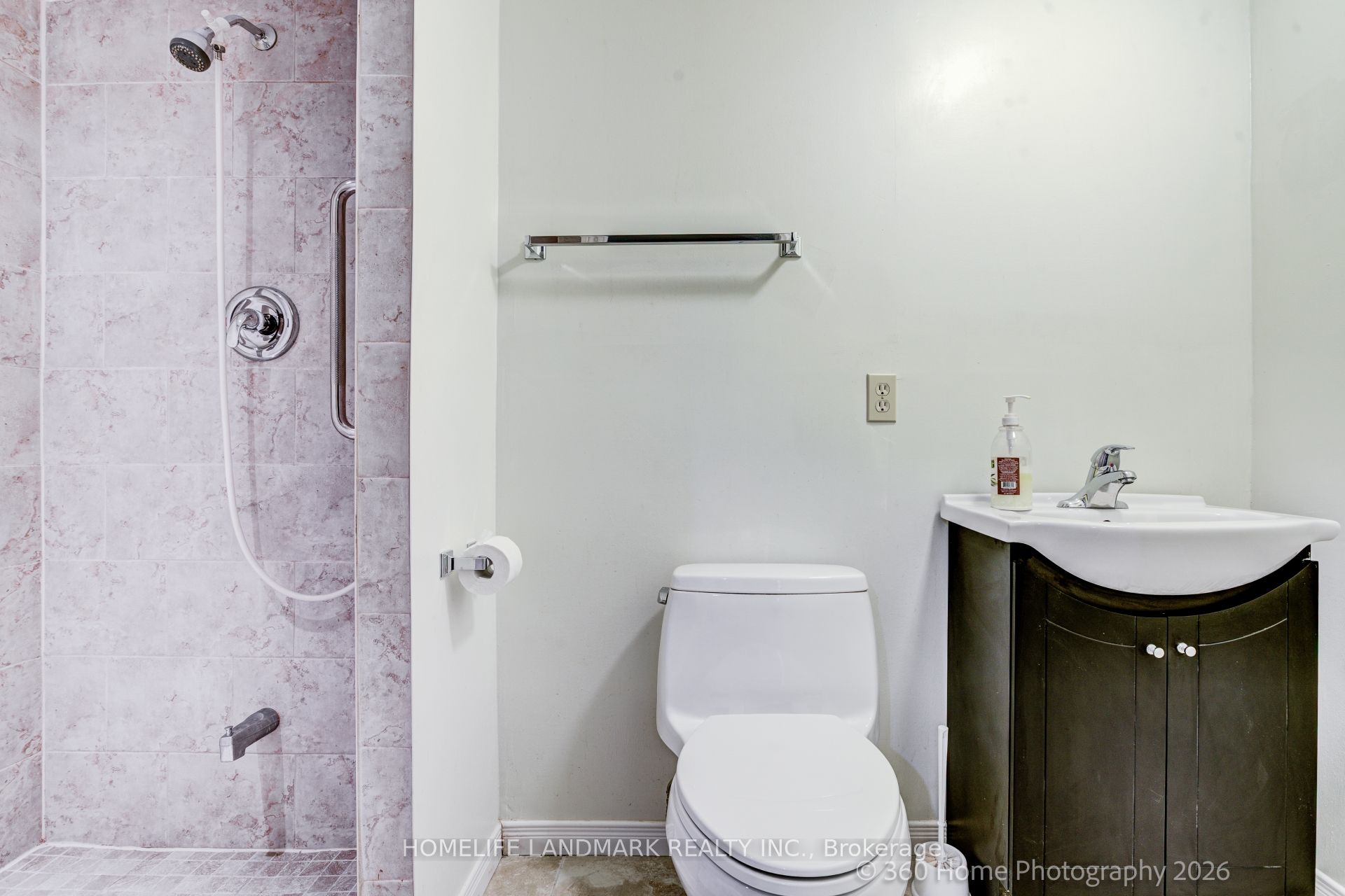 736 Kingston Road 3, Toronto, ON M4E 1R7 photo 5