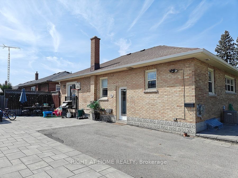 45 Prince Street Main Floor, Clarington, ON L1C 1G4 photo 3