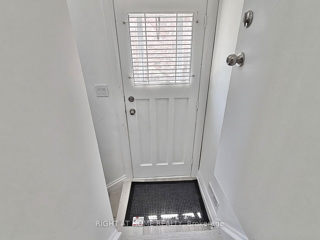 92 Cadillac Avenue S Lower Level, Oshawa, ON L1H 5Z2 photo 5