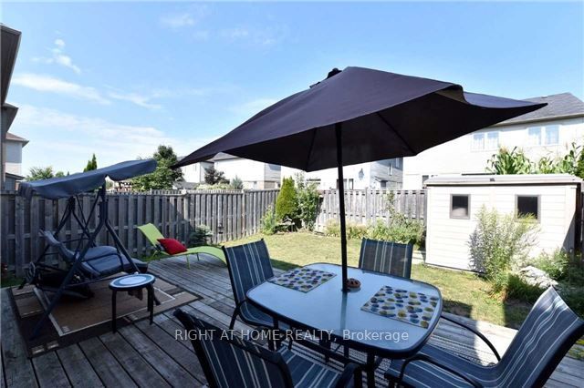 32 Donlevy Crescent, Whitby, ON L1R 0B8 photo 2