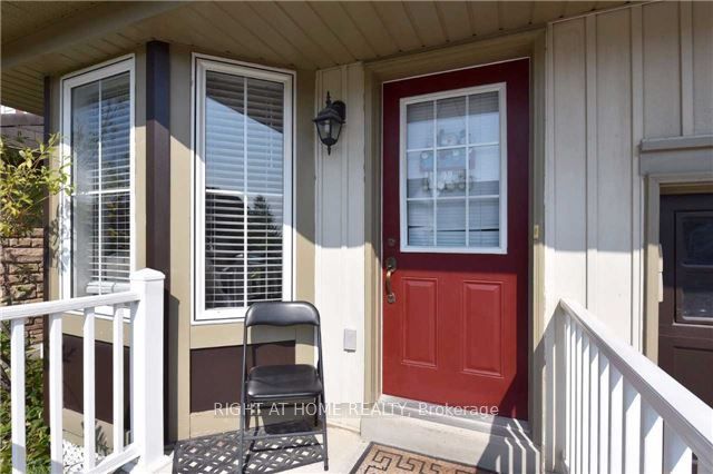 32 Donlevy Crescent, Whitby, ON L1R 0B8 photo 4