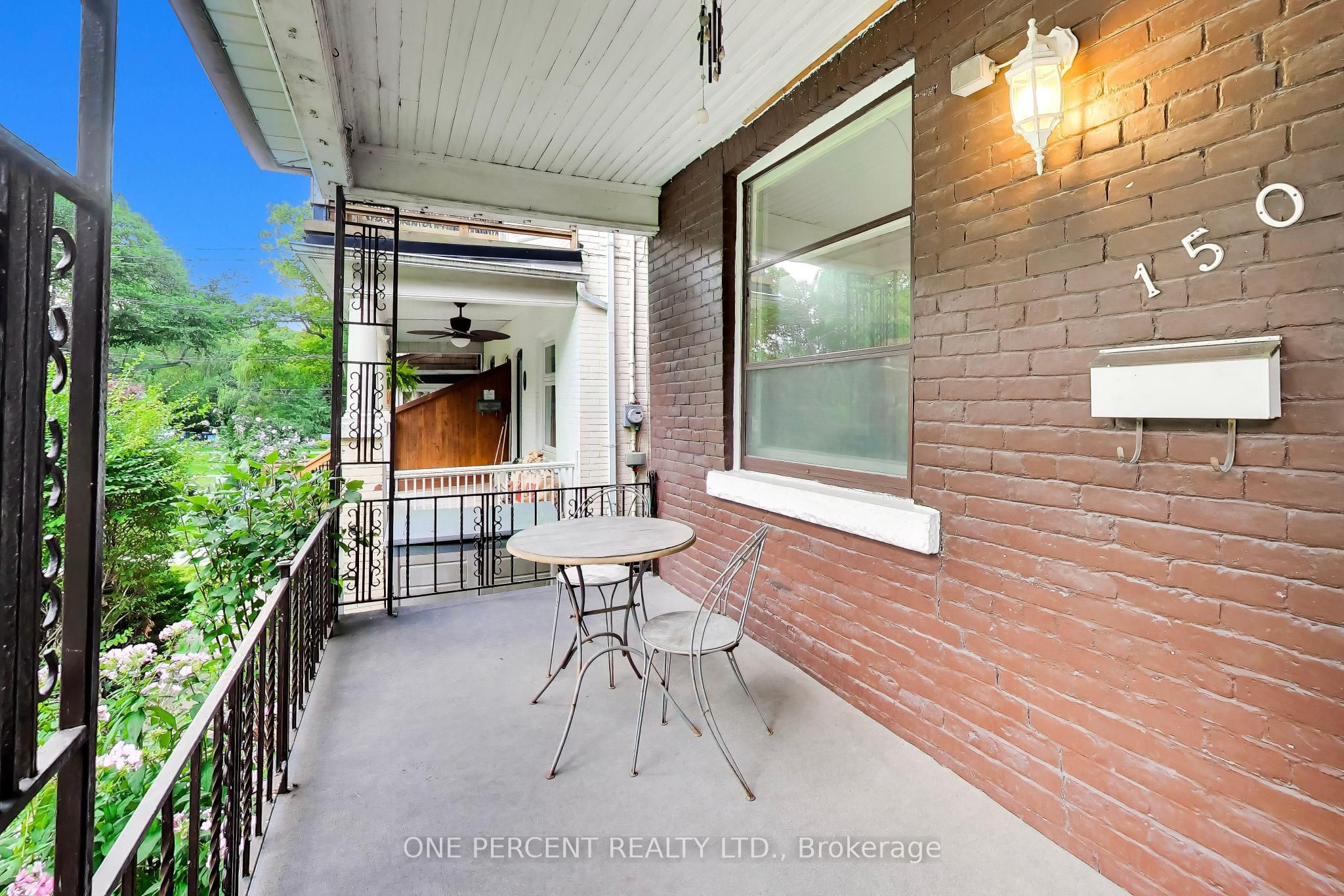 150 Beech Avenue, Toronto, ON M4E 3H6 photo 2