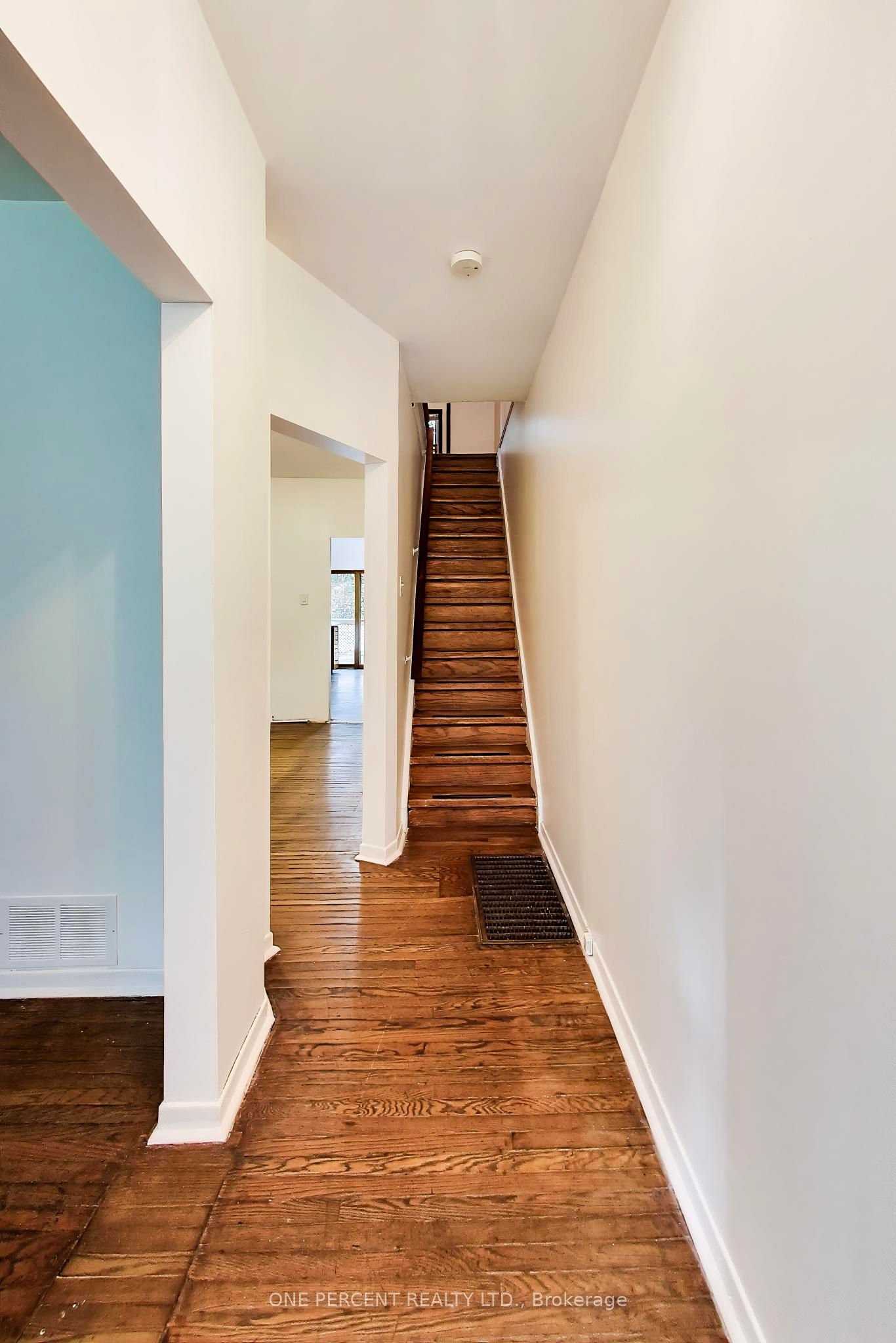 150 Beech Avenue, Toronto, ON M4E 3H6 photo 3