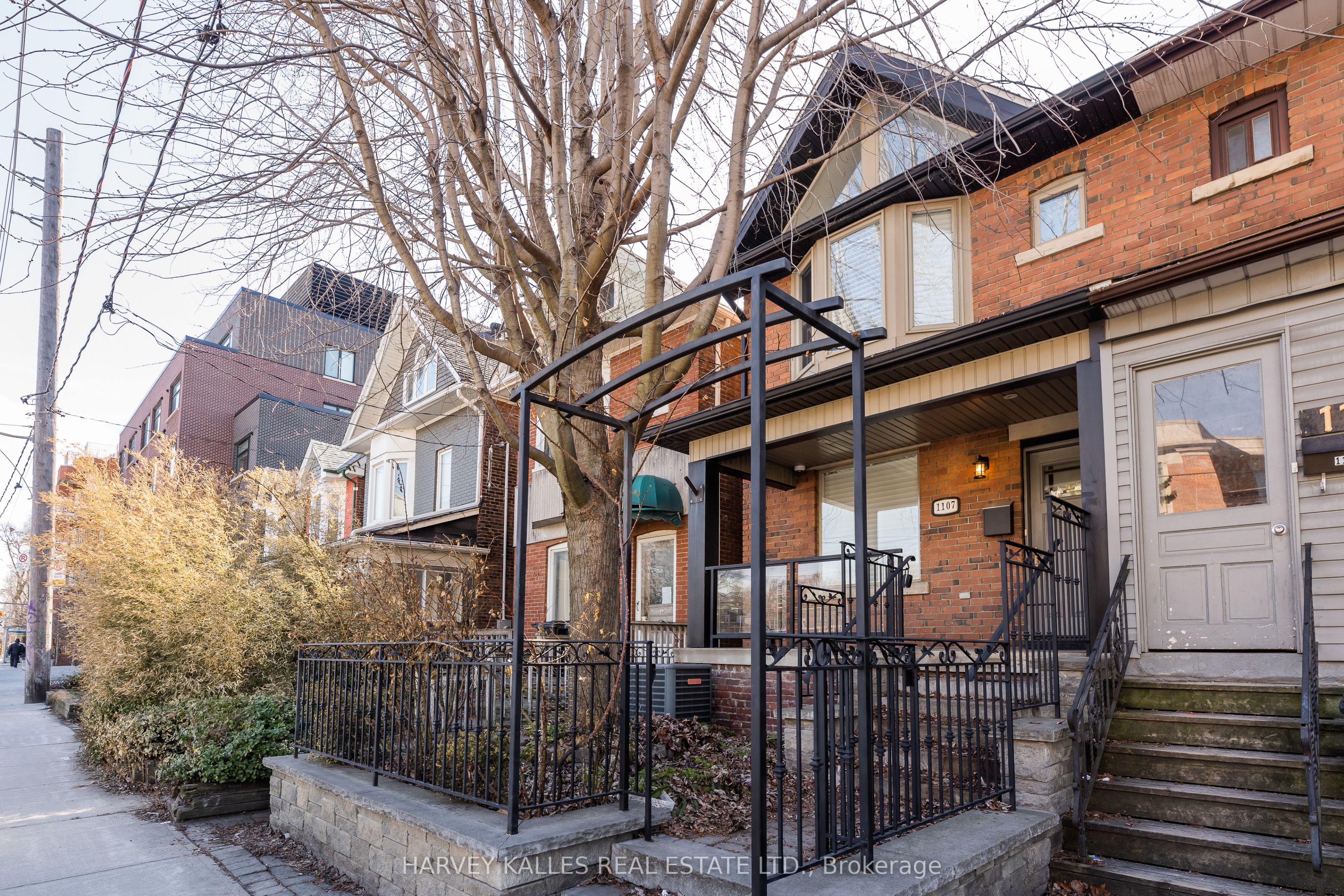 1107 Gerrard Street E, Toronto, ON M4M 1Z9 photo 2