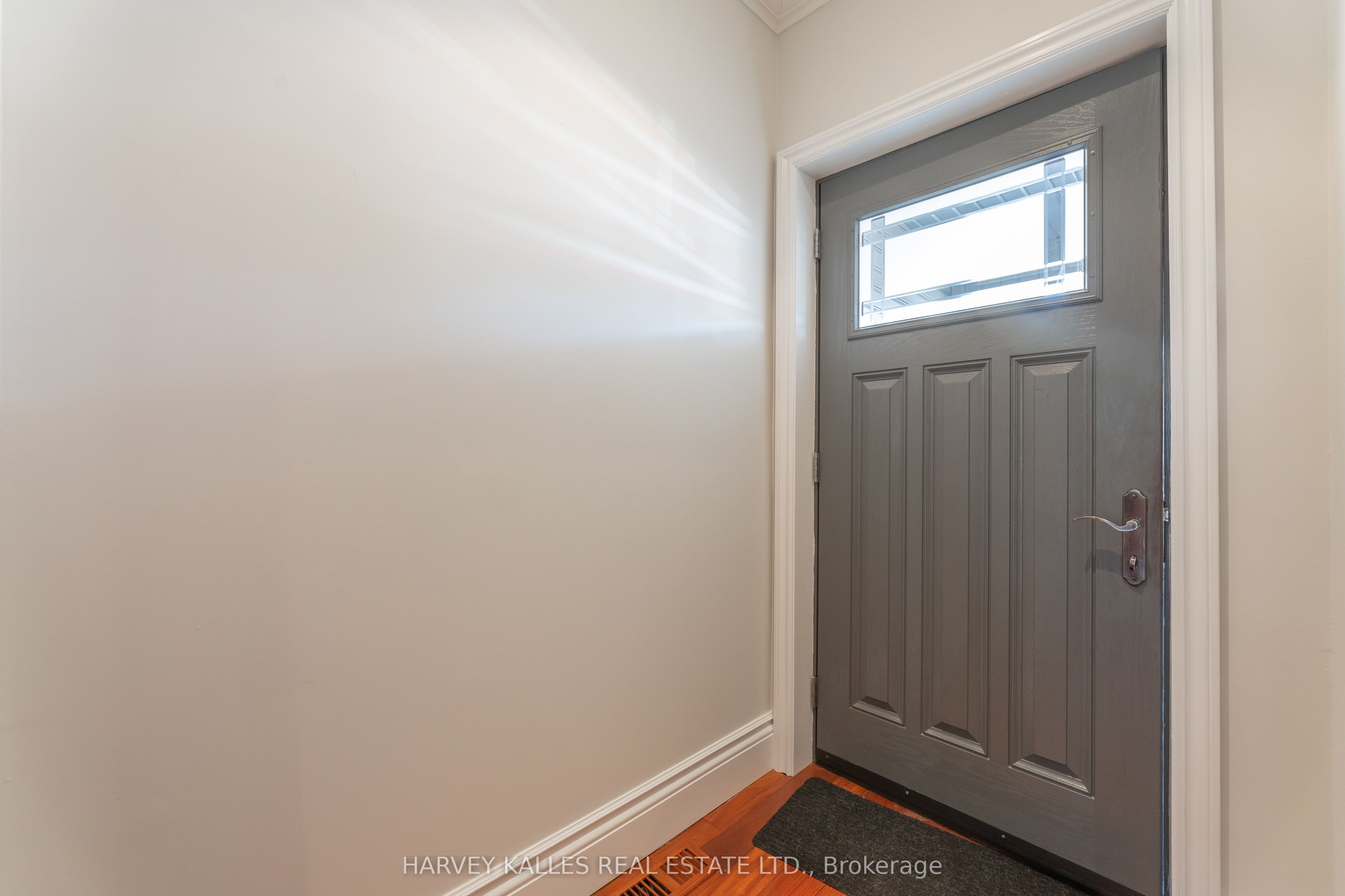 1107 Gerrard Street E, Toronto, ON M4M 1Z9 photo 5