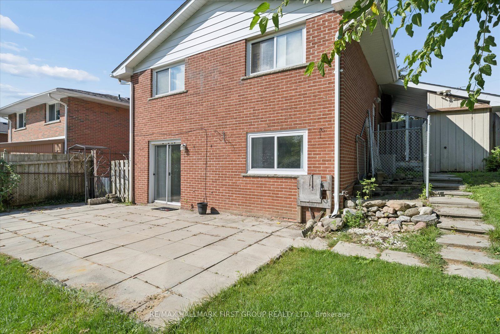 531 Harmony Road S, Oshawa, ON L1H 6V4 photo 2