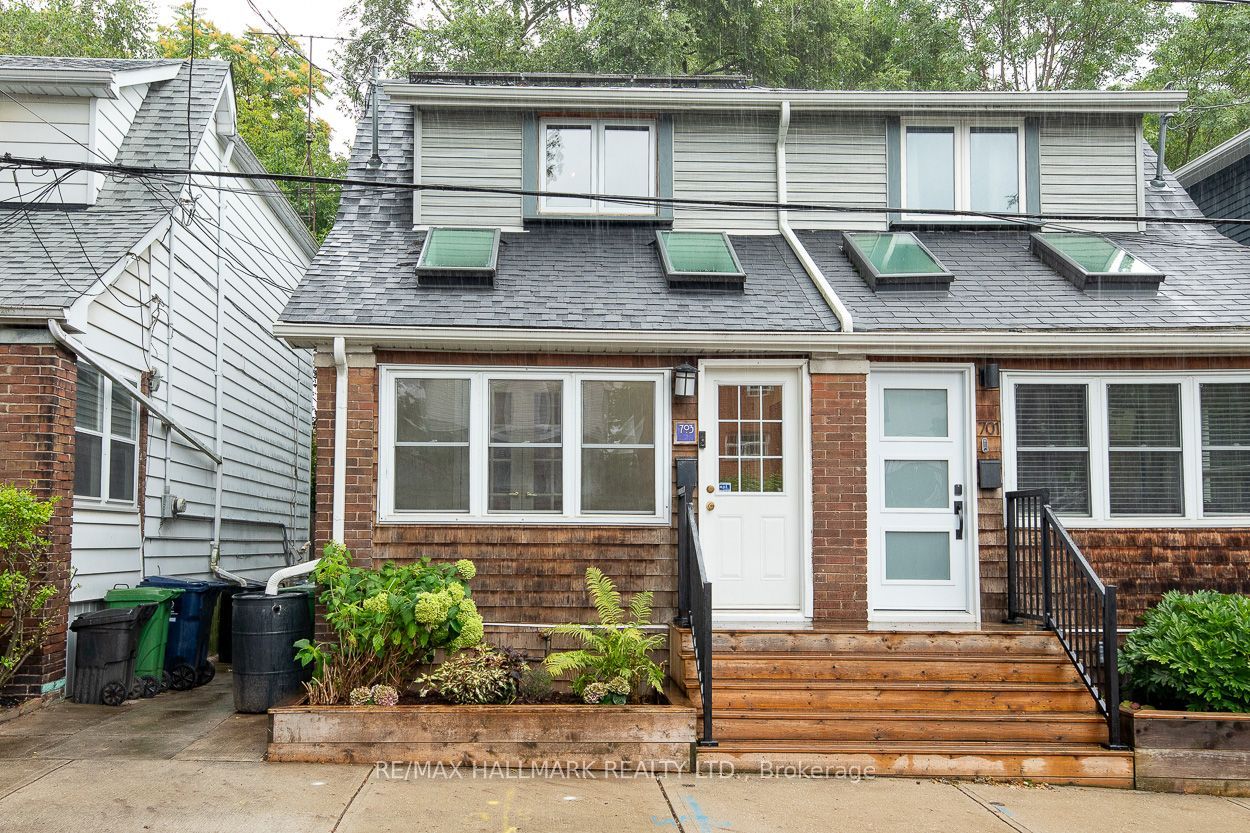 703 Craven Road, Toronto, ON M4L 2Z7