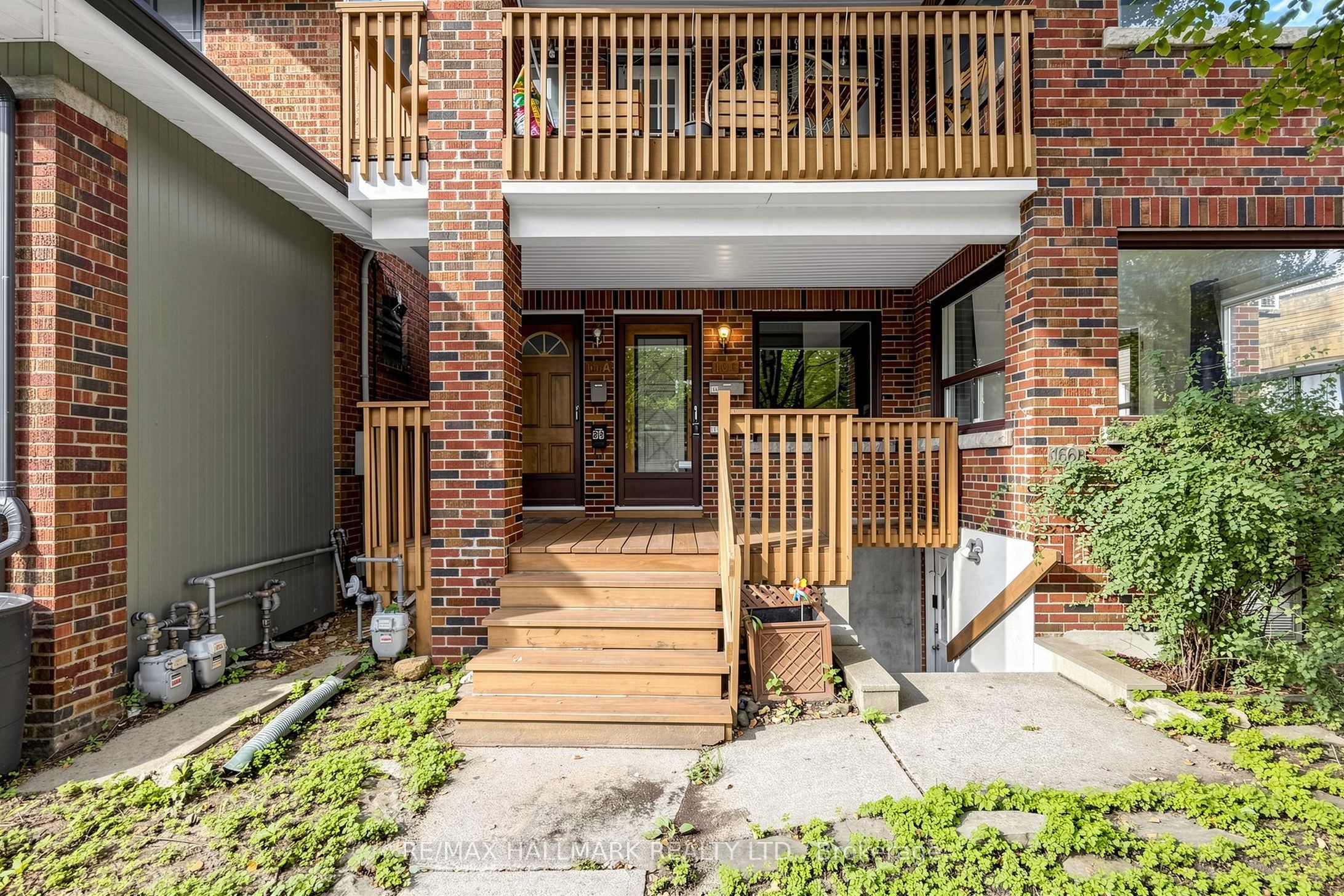 166 Cambridge Avenue Main, Toronto, ON M4K 2L9