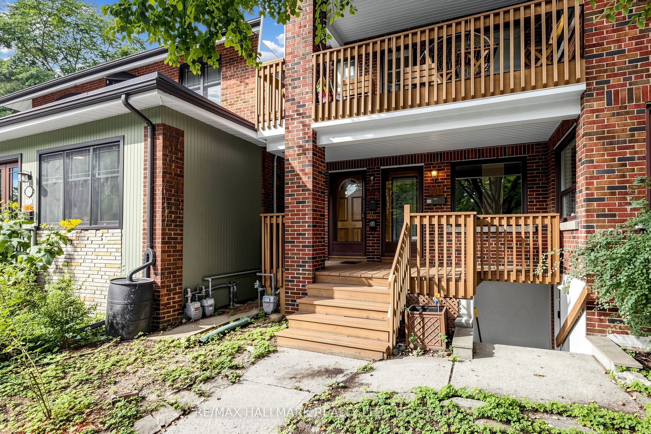 166 Cambridge Avenue Main, Toronto, ON M4K 2L9 photo 2
