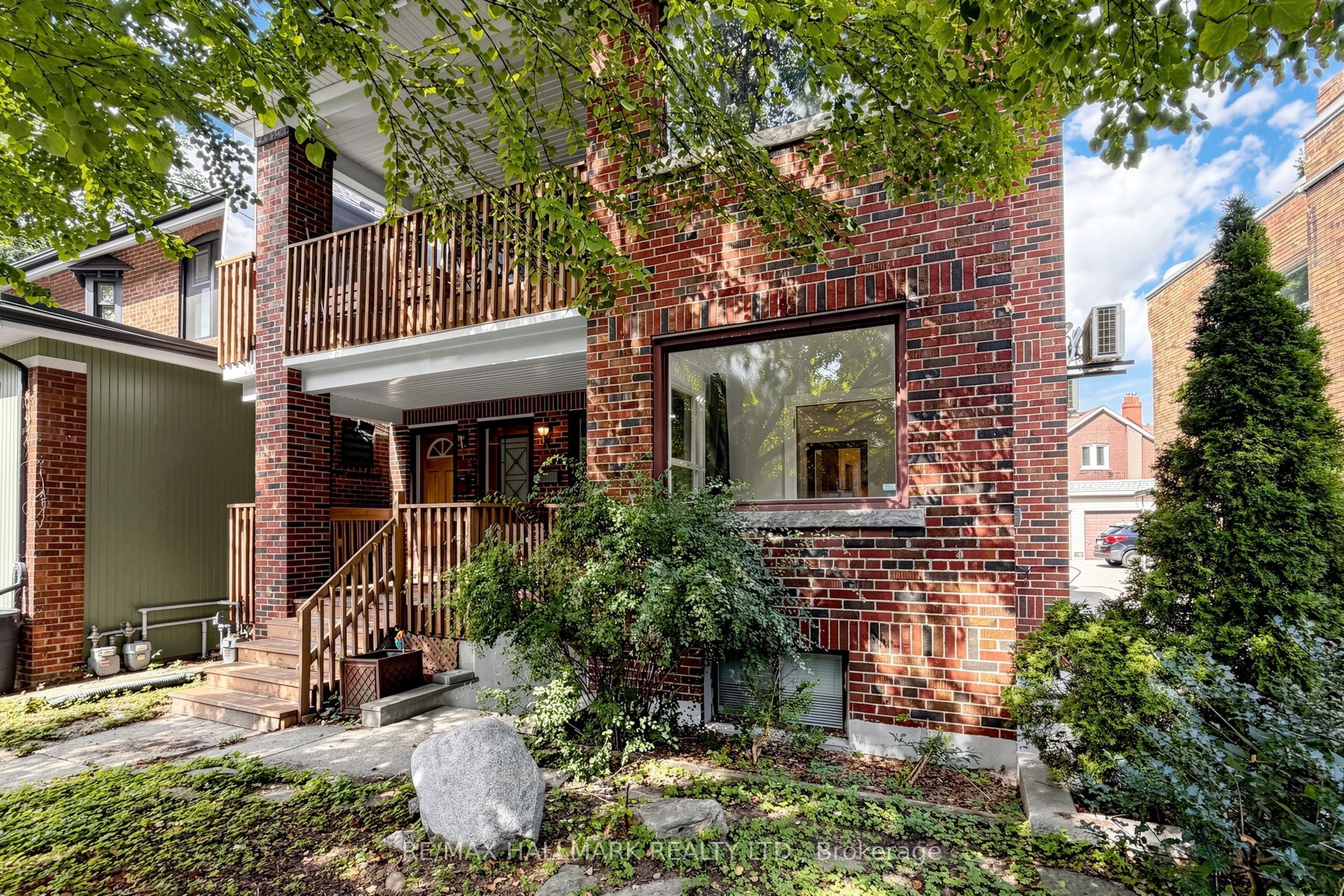 166 Cambridge Avenue Main, Toronto, ON M4K 2L9 photo 3