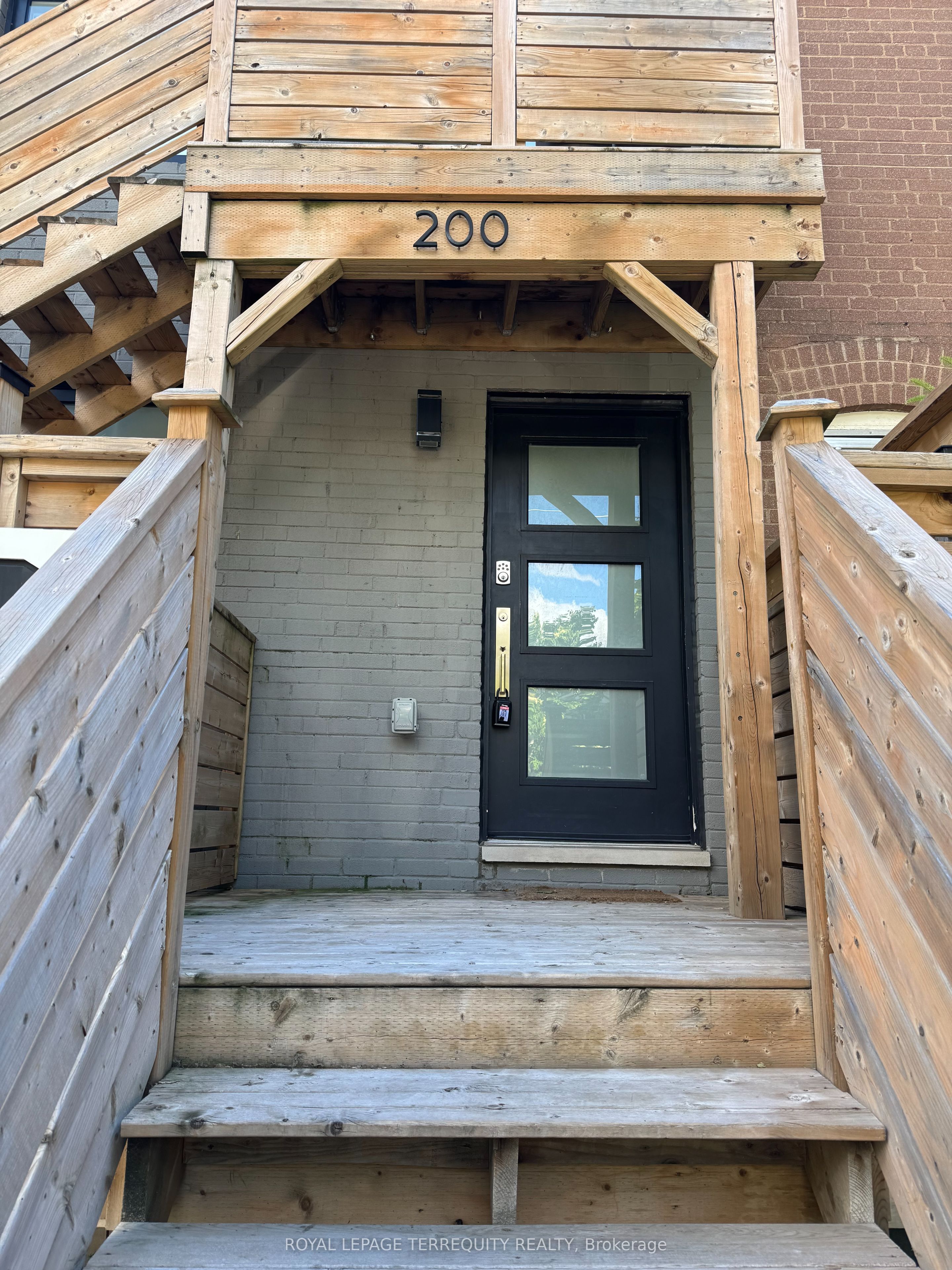 200 Munro Street 2, Toronto, ON M4M 2C2 photo 2