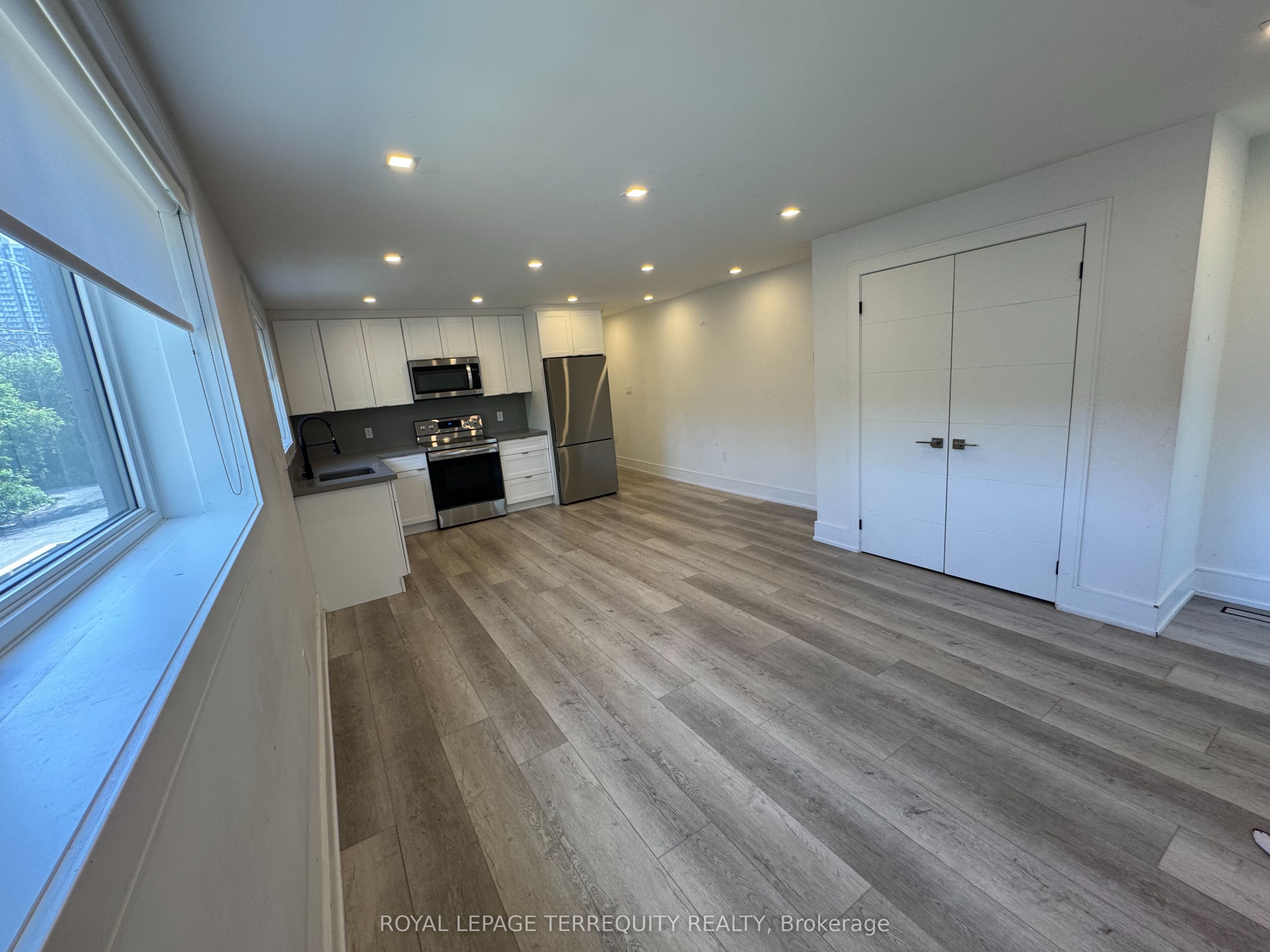 200 Munro Street 2, Toronto, ON M4M 2C2 photo 5