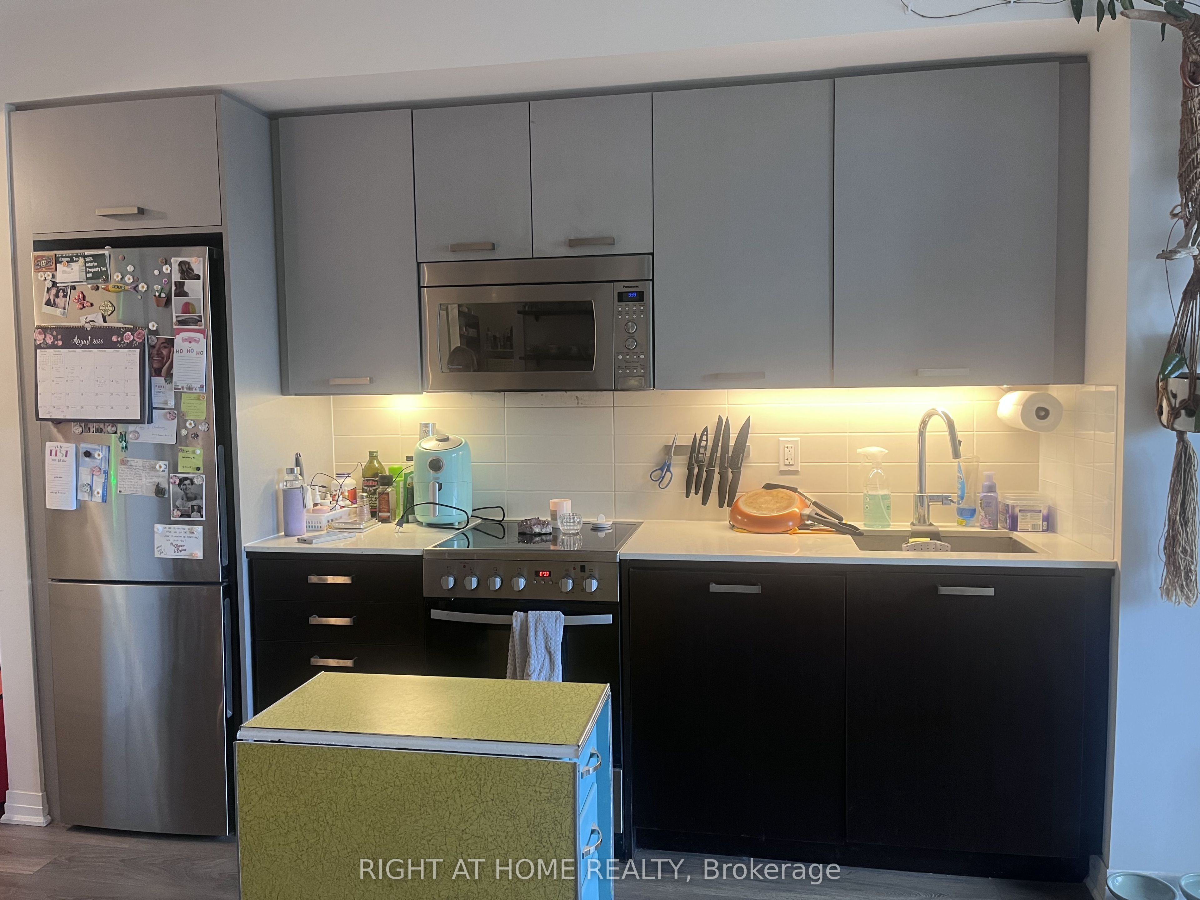 2301 Danforth Avenue 327, Toronto, ON M4C 0A7 photo 5