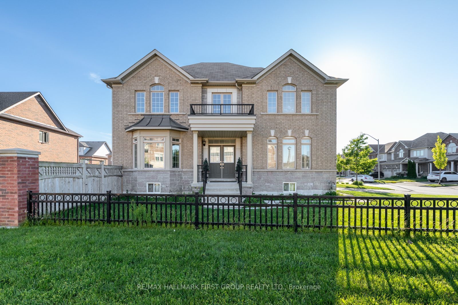 1 Cale Avenue, Clarington, ON L1E 0H5 photo 4
