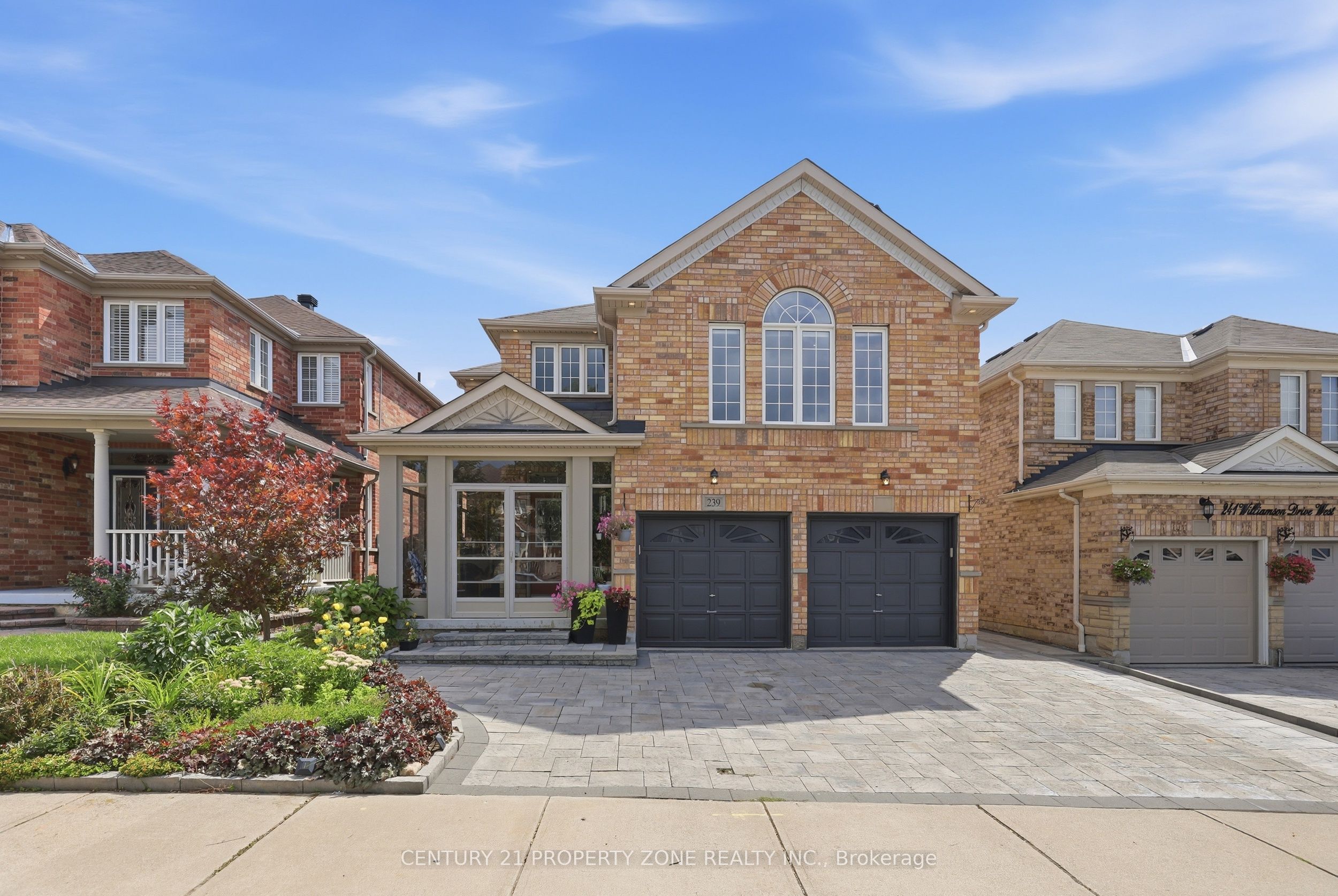 239 Williamson Drive W, Ajax, ON L1T 5A2 photo 2