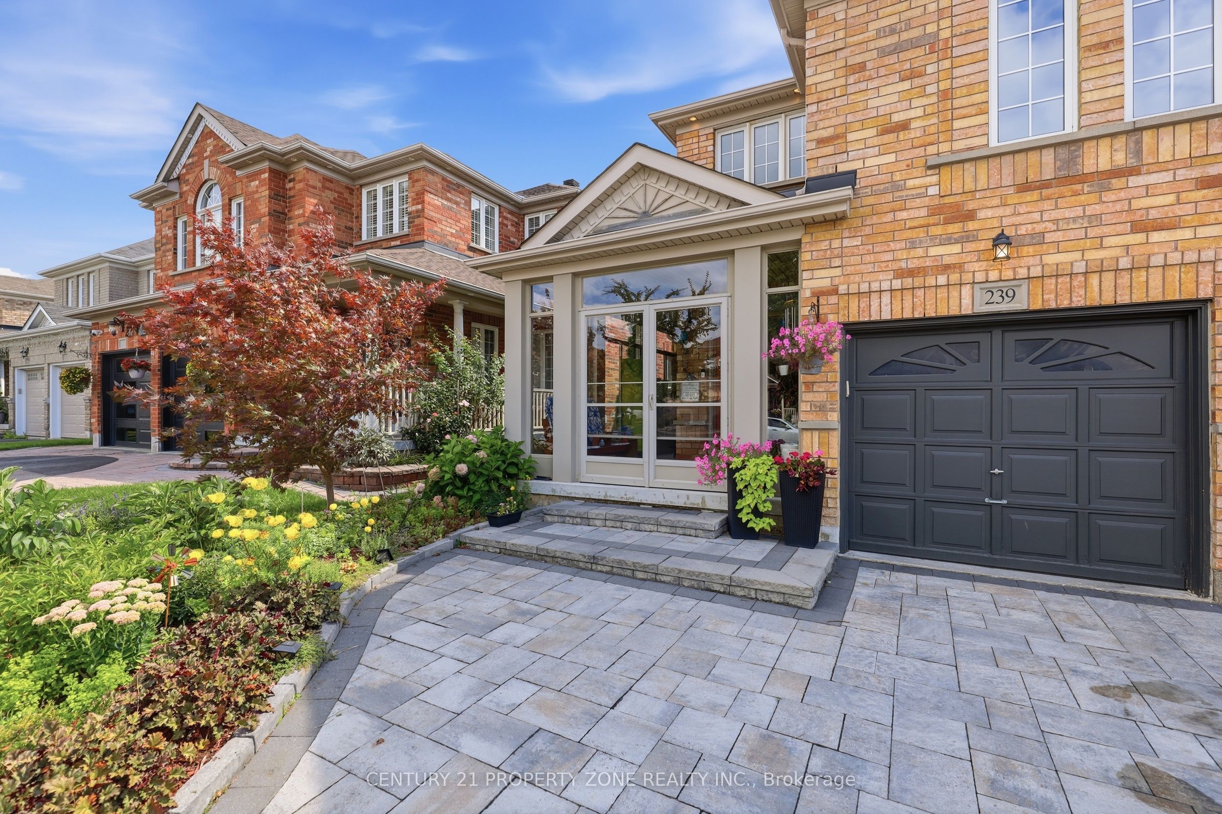 239 Williamson Drive W, Ajax, ON L1T 5A2 photo 3