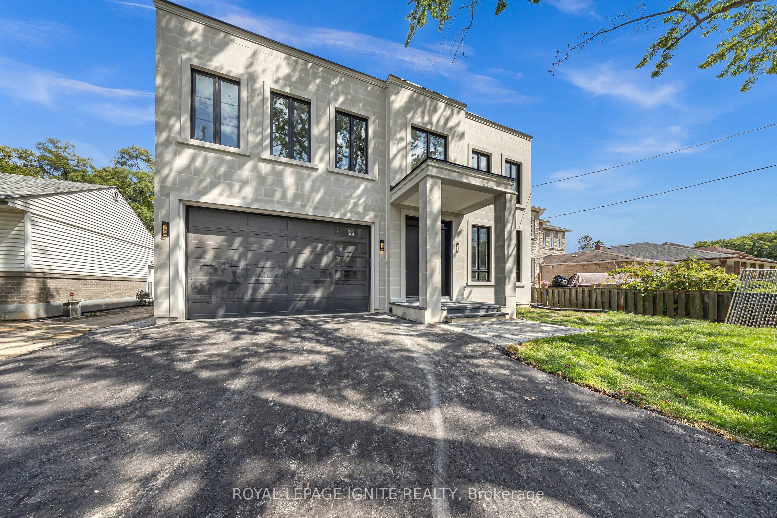 15 Deblyn Drive E, Toronto, ON M1S 1J4 photo 2