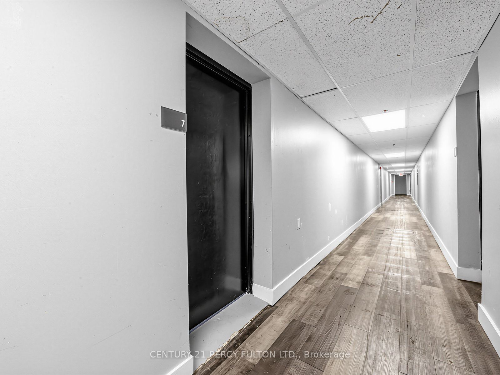 200 Garden Street 302, Whitby, ON L1N 0L7 photo 2