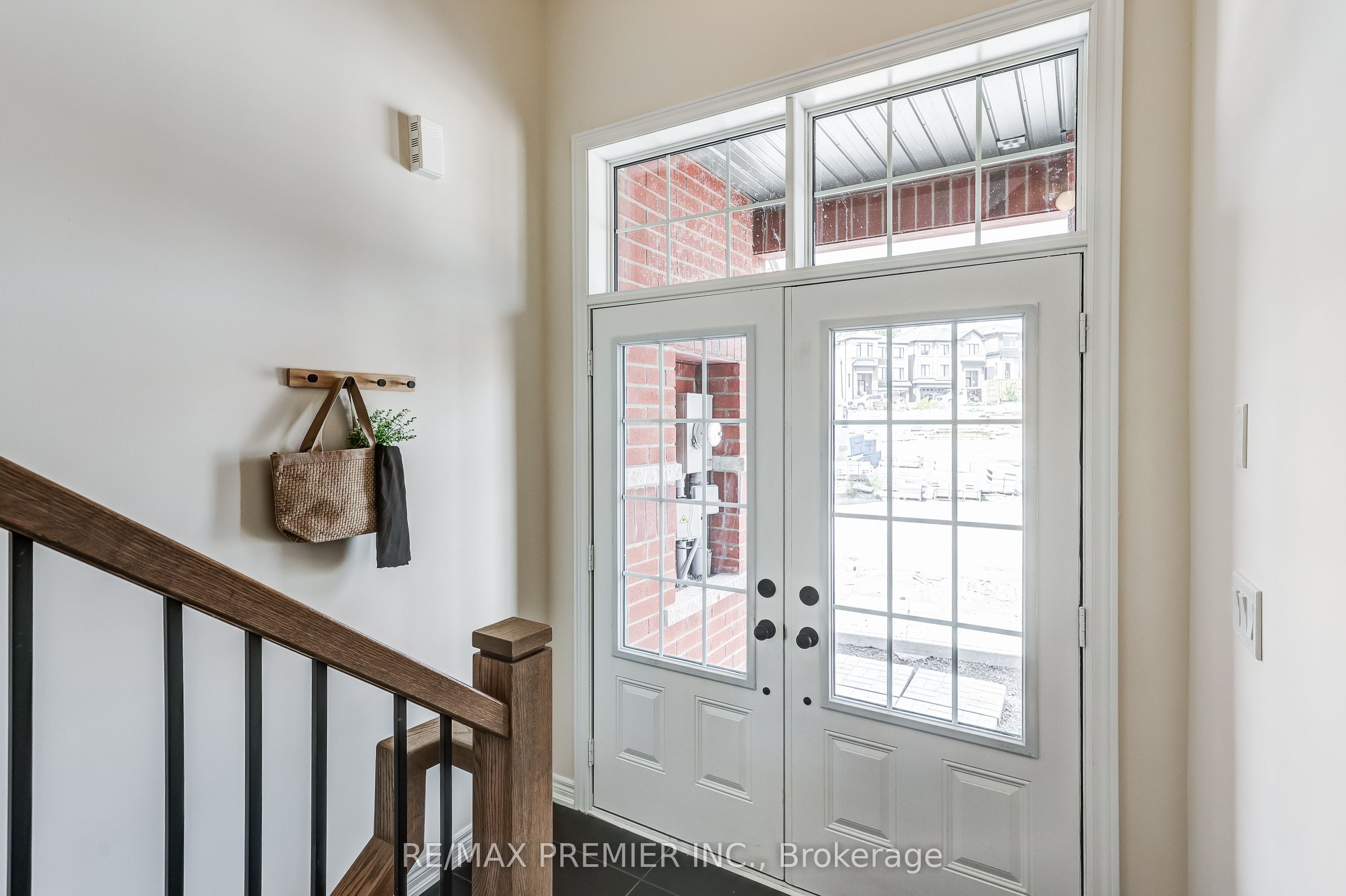 1267 Winding Woods Trail, Pickering, ON L1X 0S3 photo 4