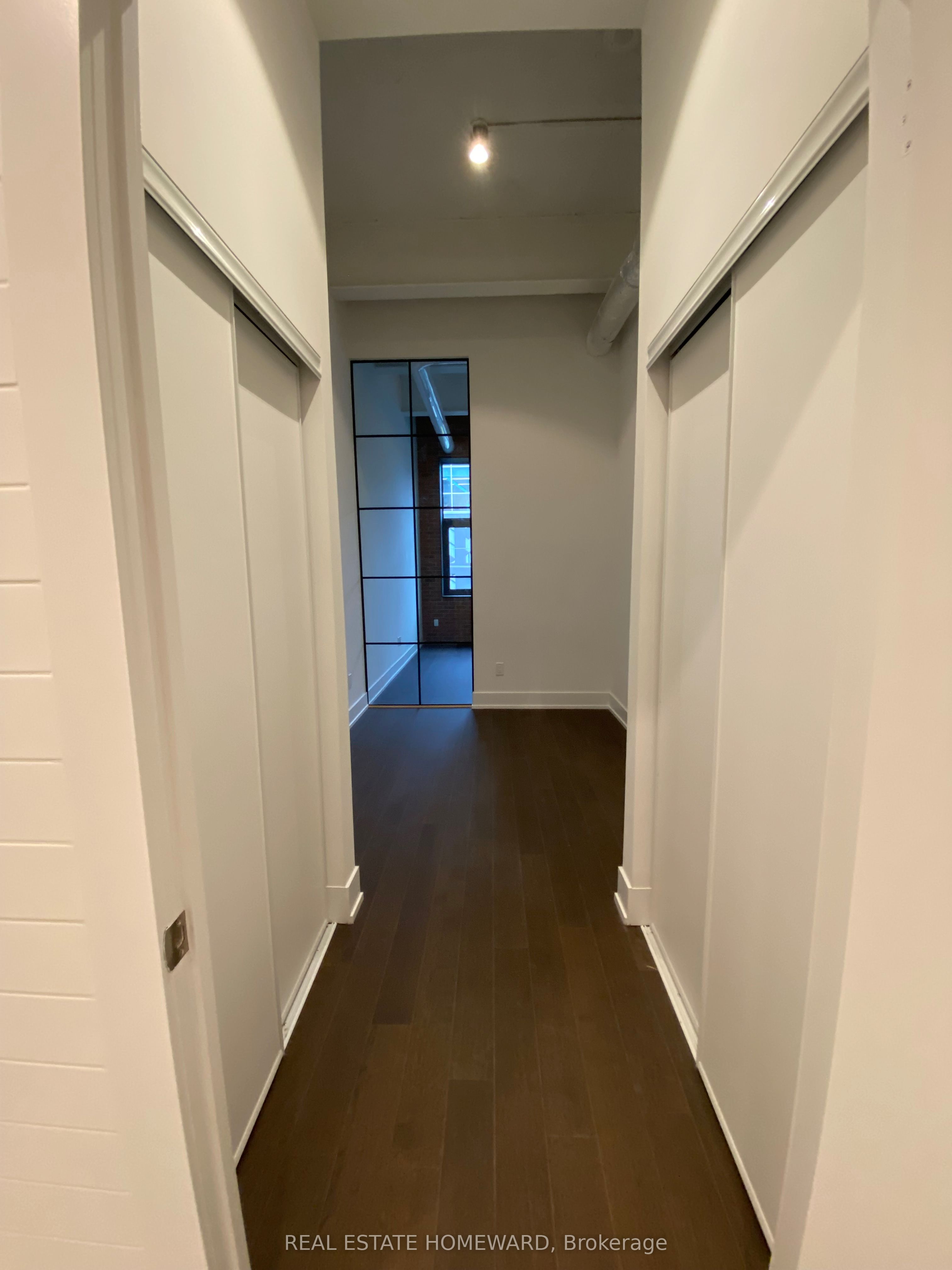 150 Logan Avenue 406, Toronto, ON M4M 0E4 photo 5