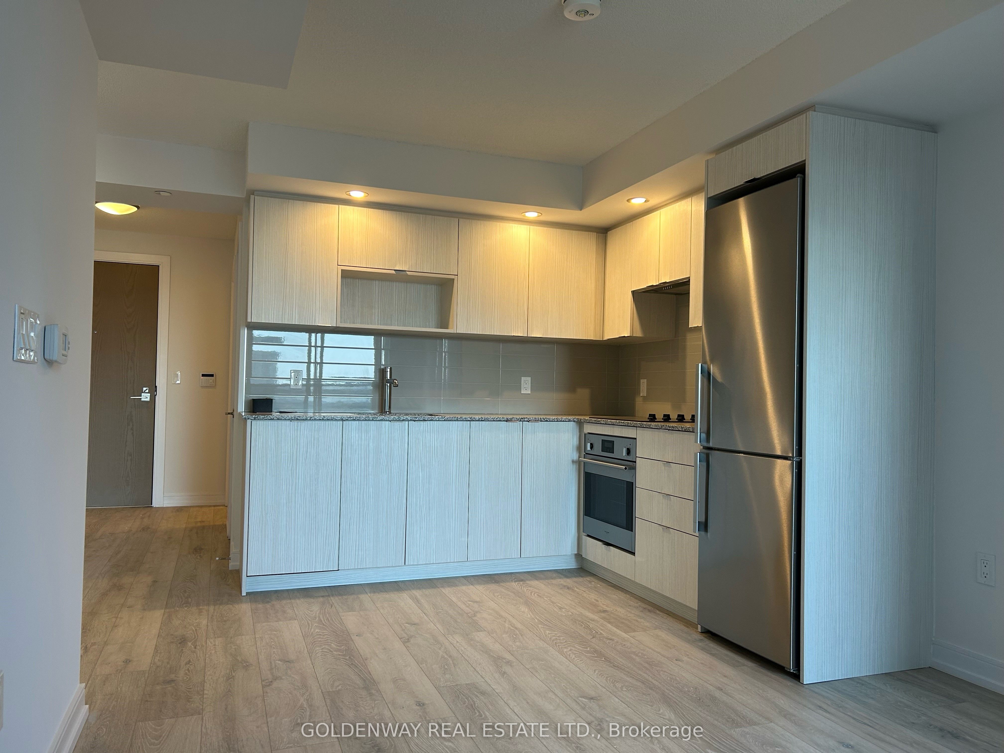 225 Village Green Square 1305, Toronto, ON M1S 0N4