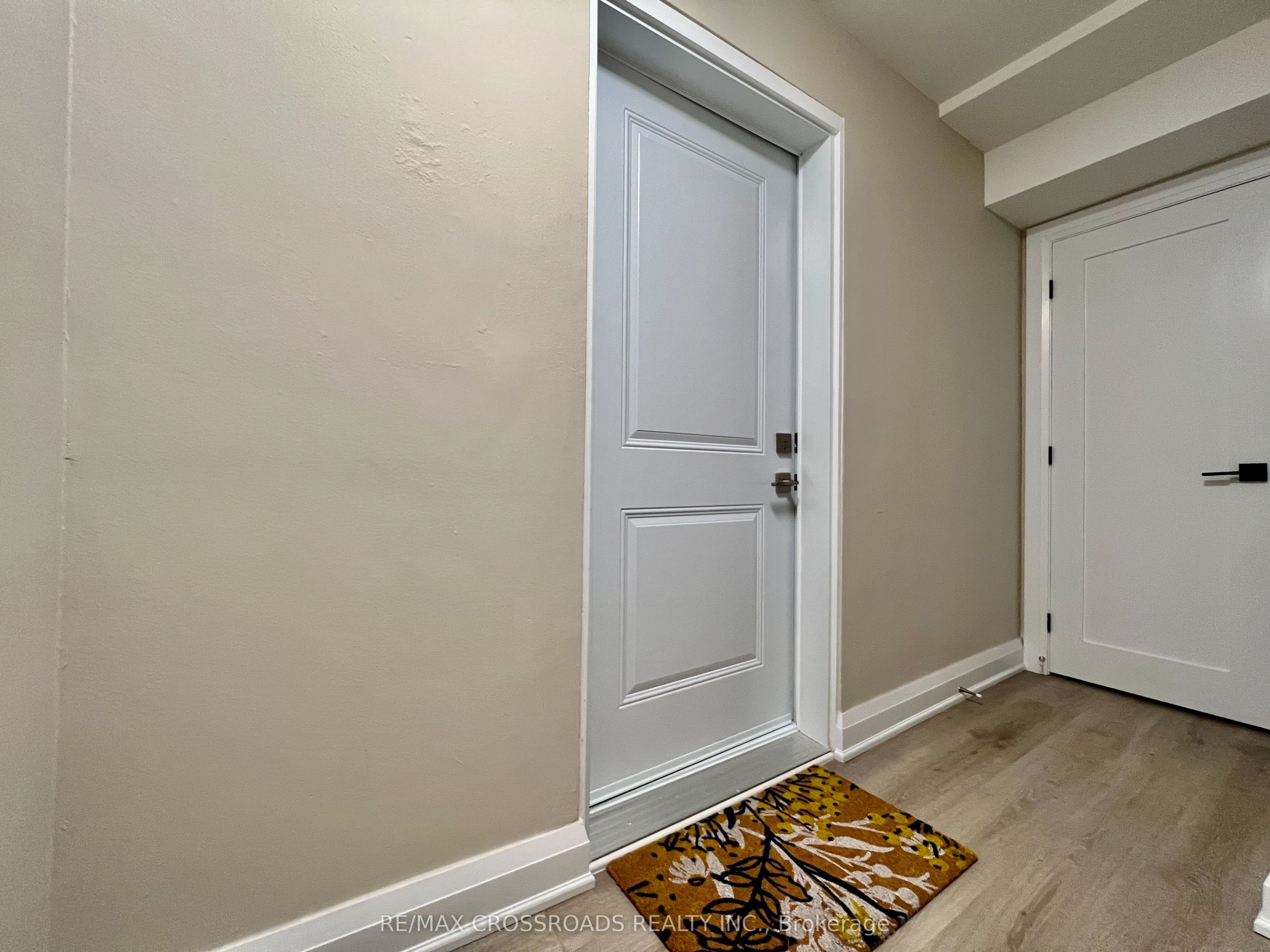 25 GLENSIDE Avenue 1, Toronto, ON M4L 2T6 photo 2