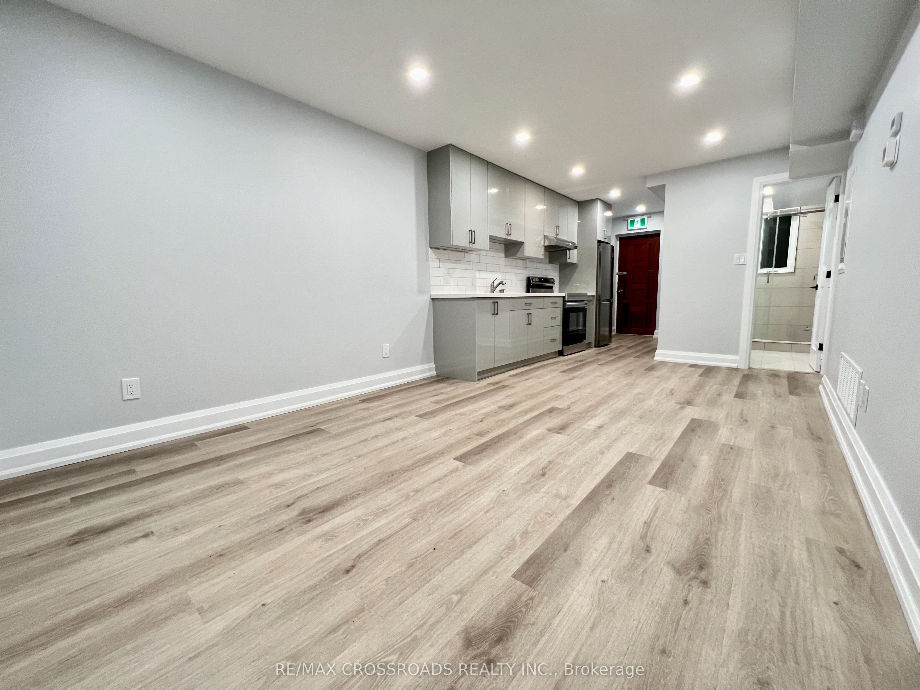 25 GLENSIDE Avenue 1, Toronto, ON M4L 2T6 photo 4