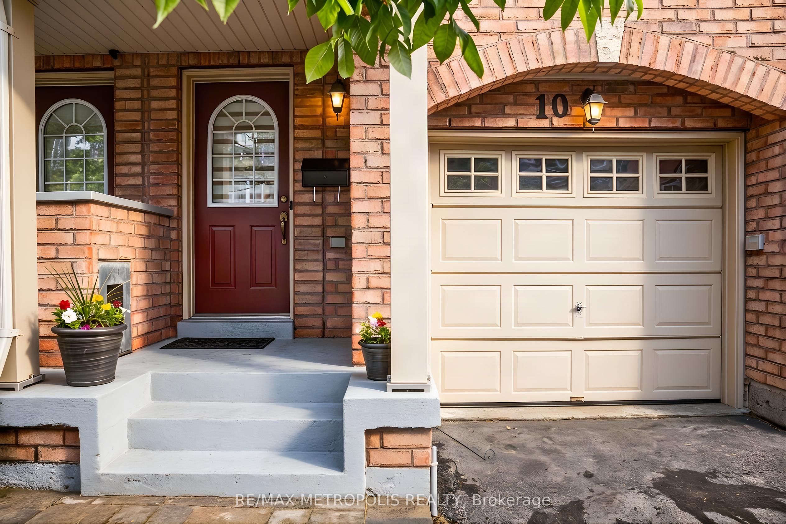 10 Pat Brooks Terrace, Toronto, ON M1P 5G6 photo 2