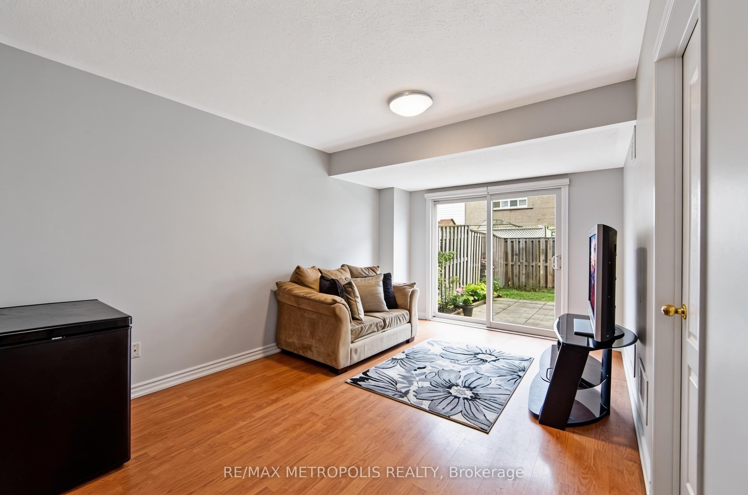 10 Pat Brooks Terrace, Toronto, ON M1P 5G6 photo 5