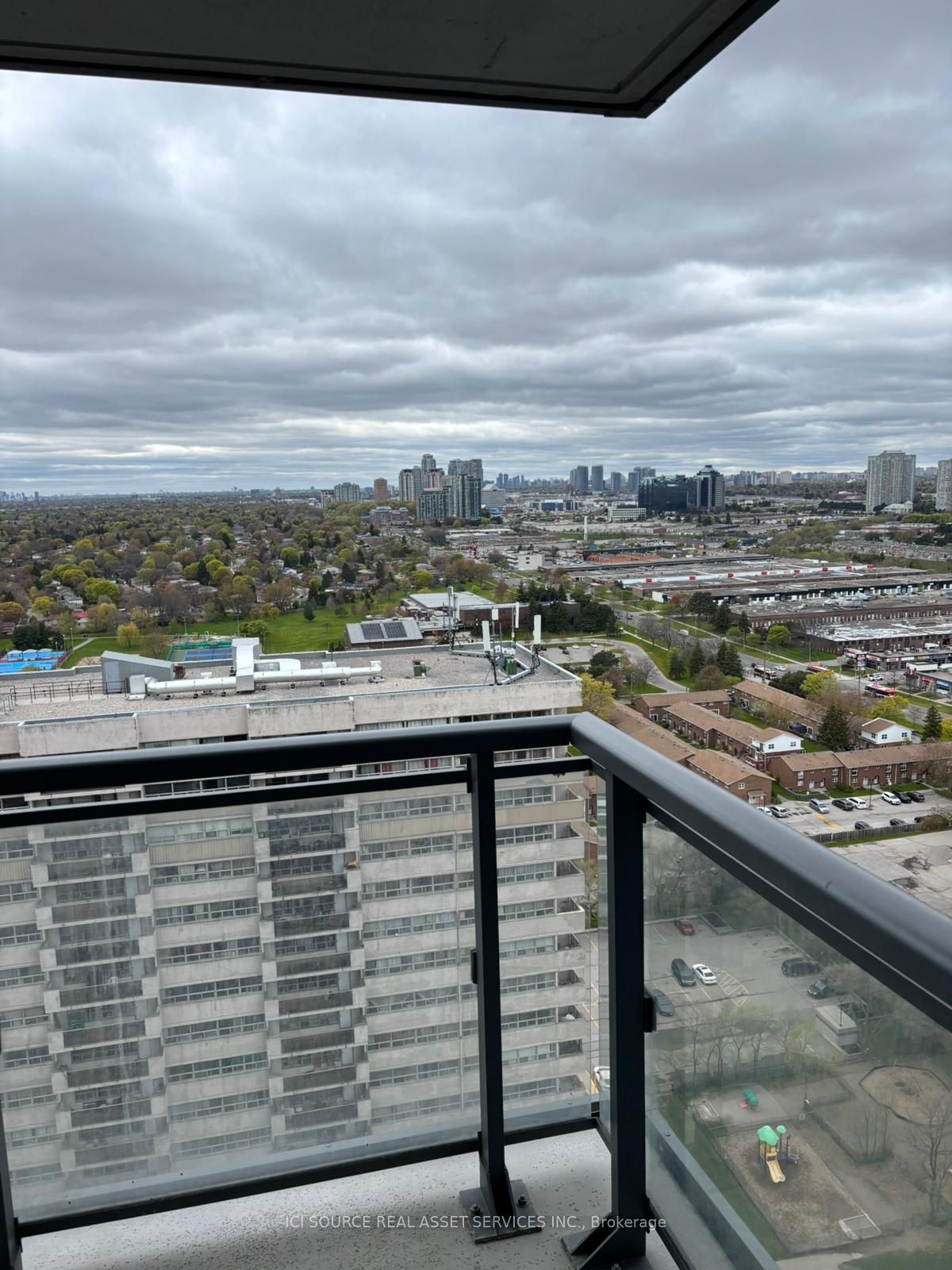 30 Meadowglen Place 2504, Toronto, ON M1G 0A6