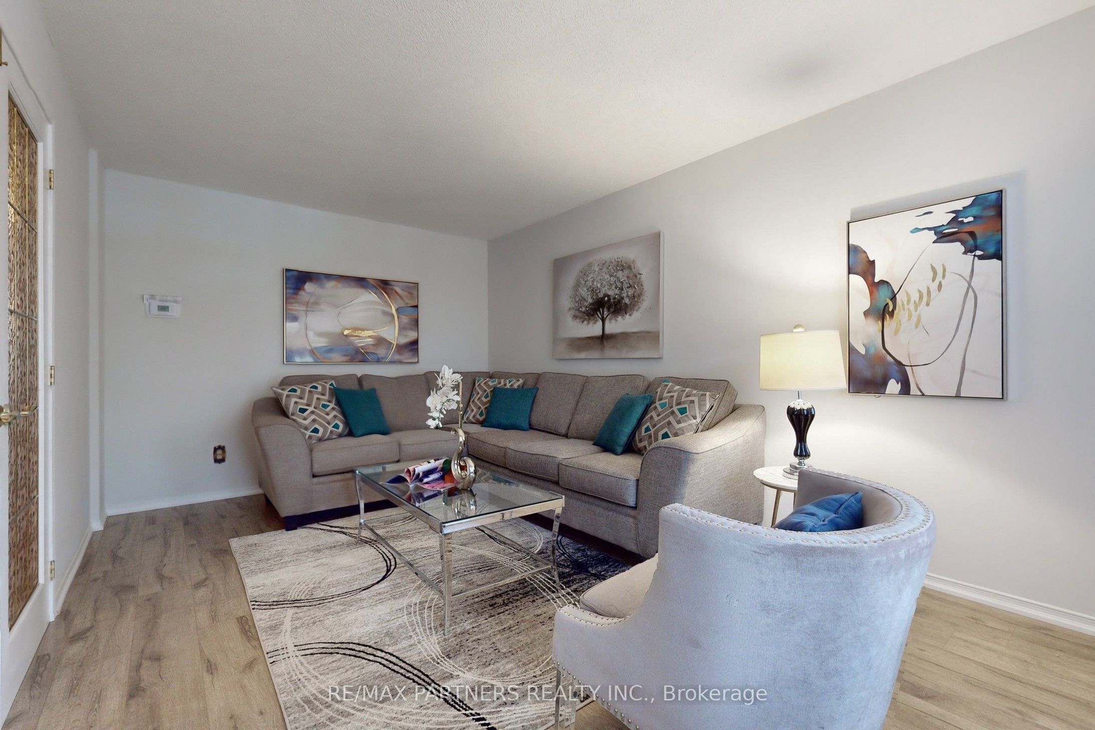 15 Ribblesdale Drive, Whitby, ON L1N 6Z3 photo 3