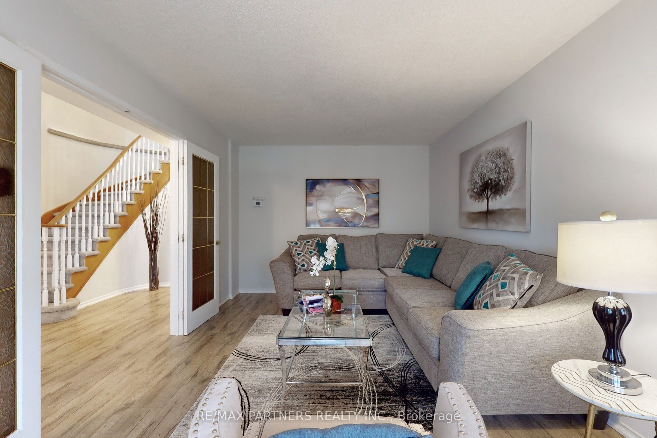 15 Ribblesdale Drive, Whitby, ON L1N 6Z3 photo 4