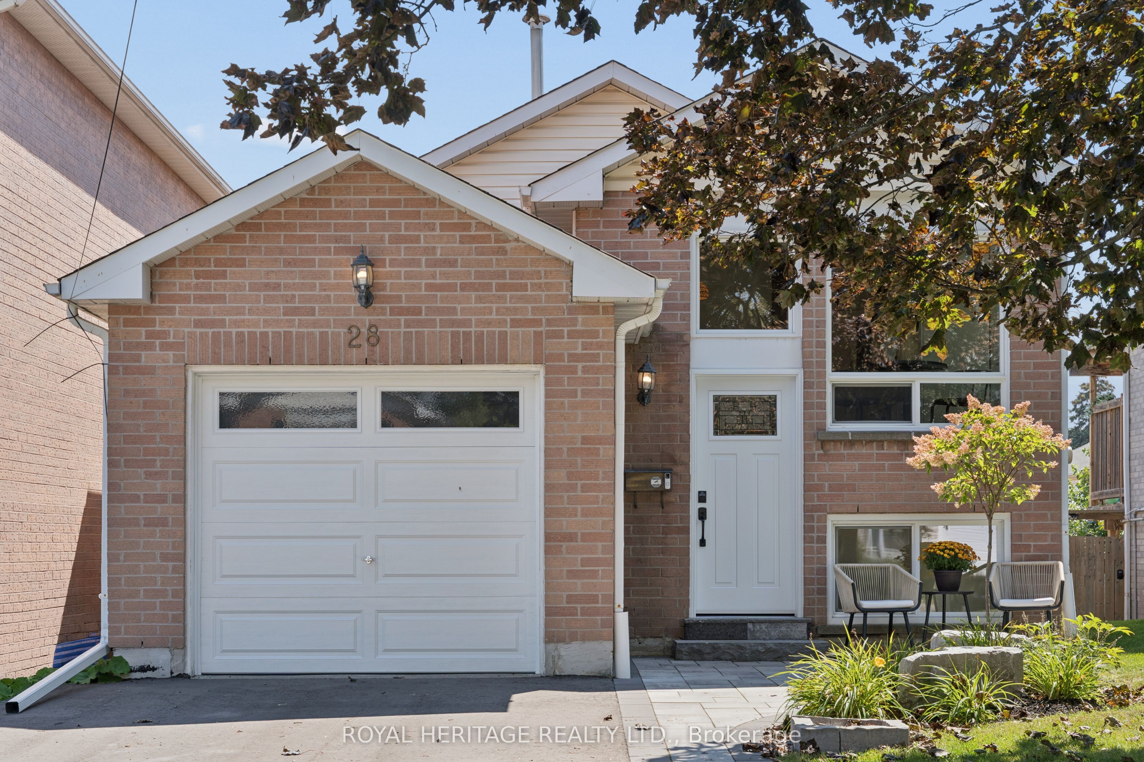 28 Glanville Crescent, Clarington, ON L1C 4L6