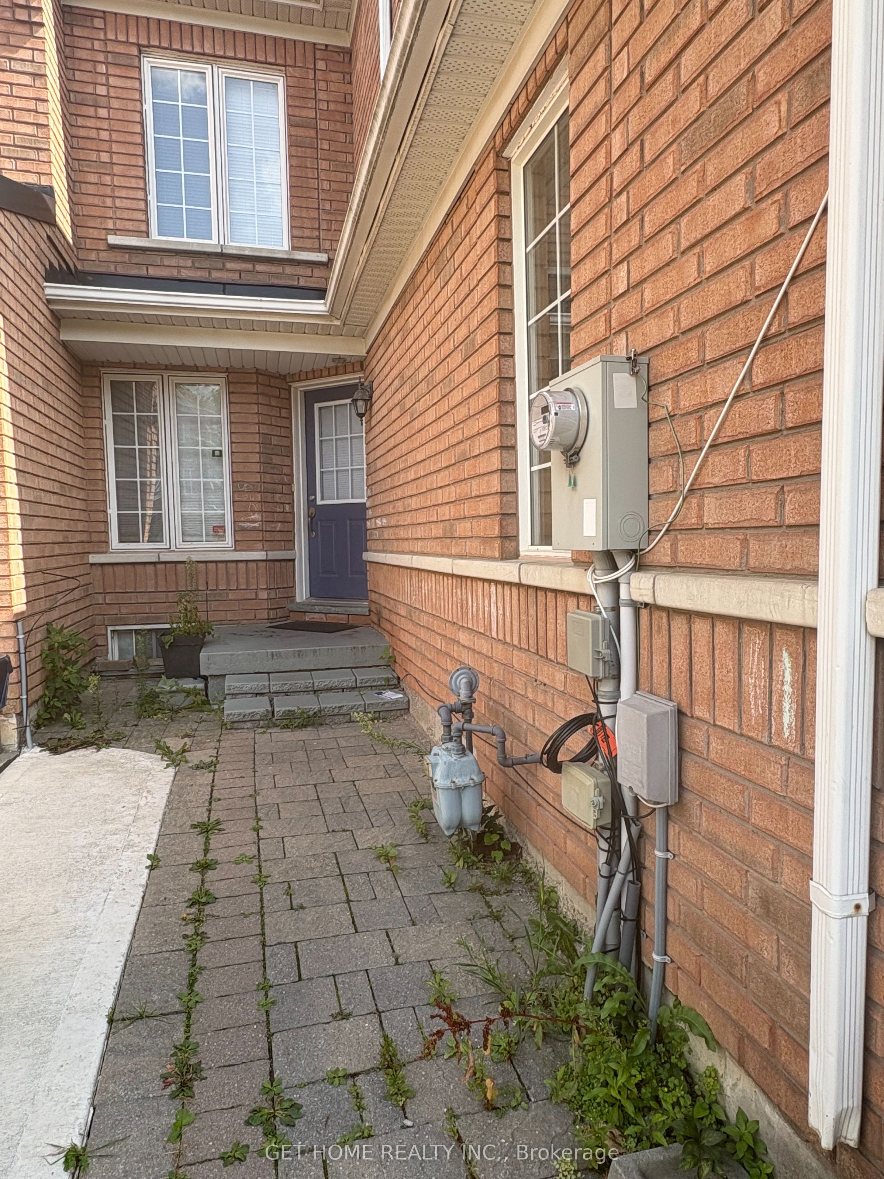 240 Mclevin Avenue Main, Toronto, ON M1B 6C3 photo 2