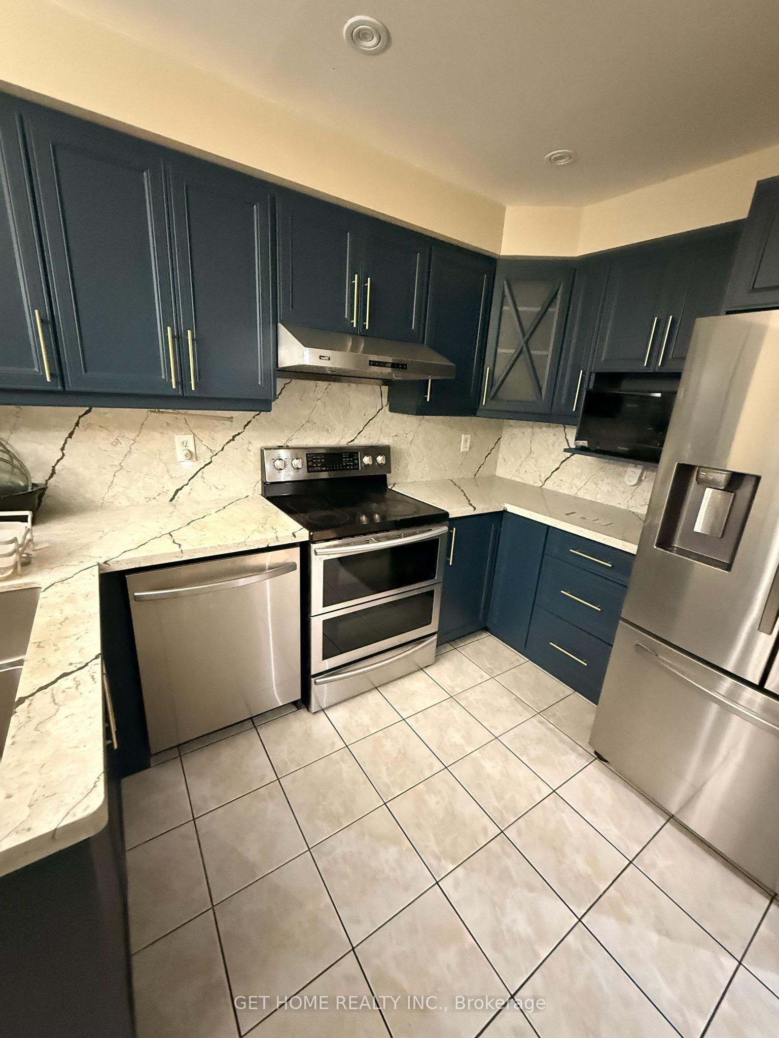240 Mclevin Avenue Main, Toronto, ON M1B 6C3 photo 4
