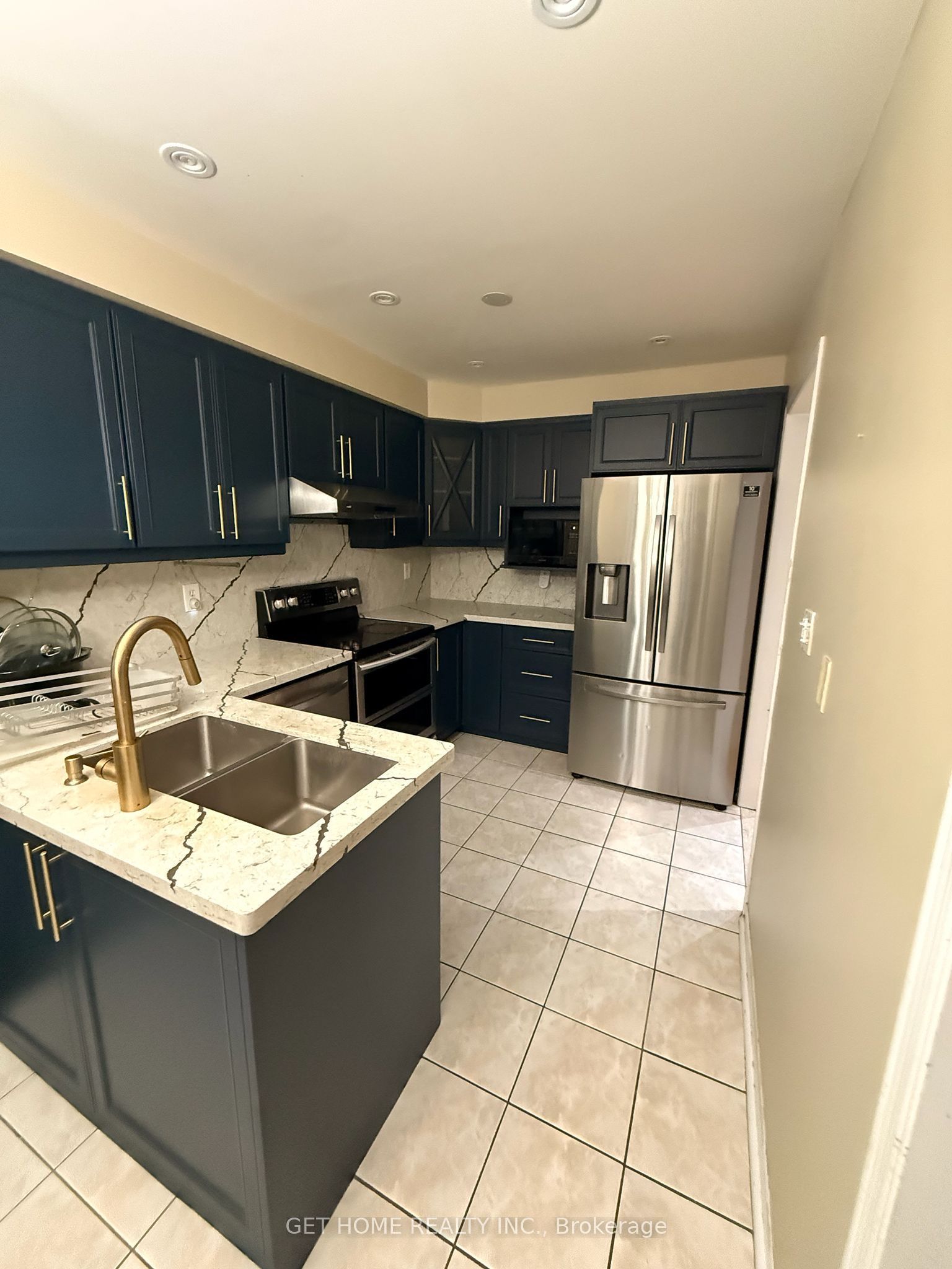240 Mclevin Avenue Main, Toronto, ON M1B 6C3 photo 5