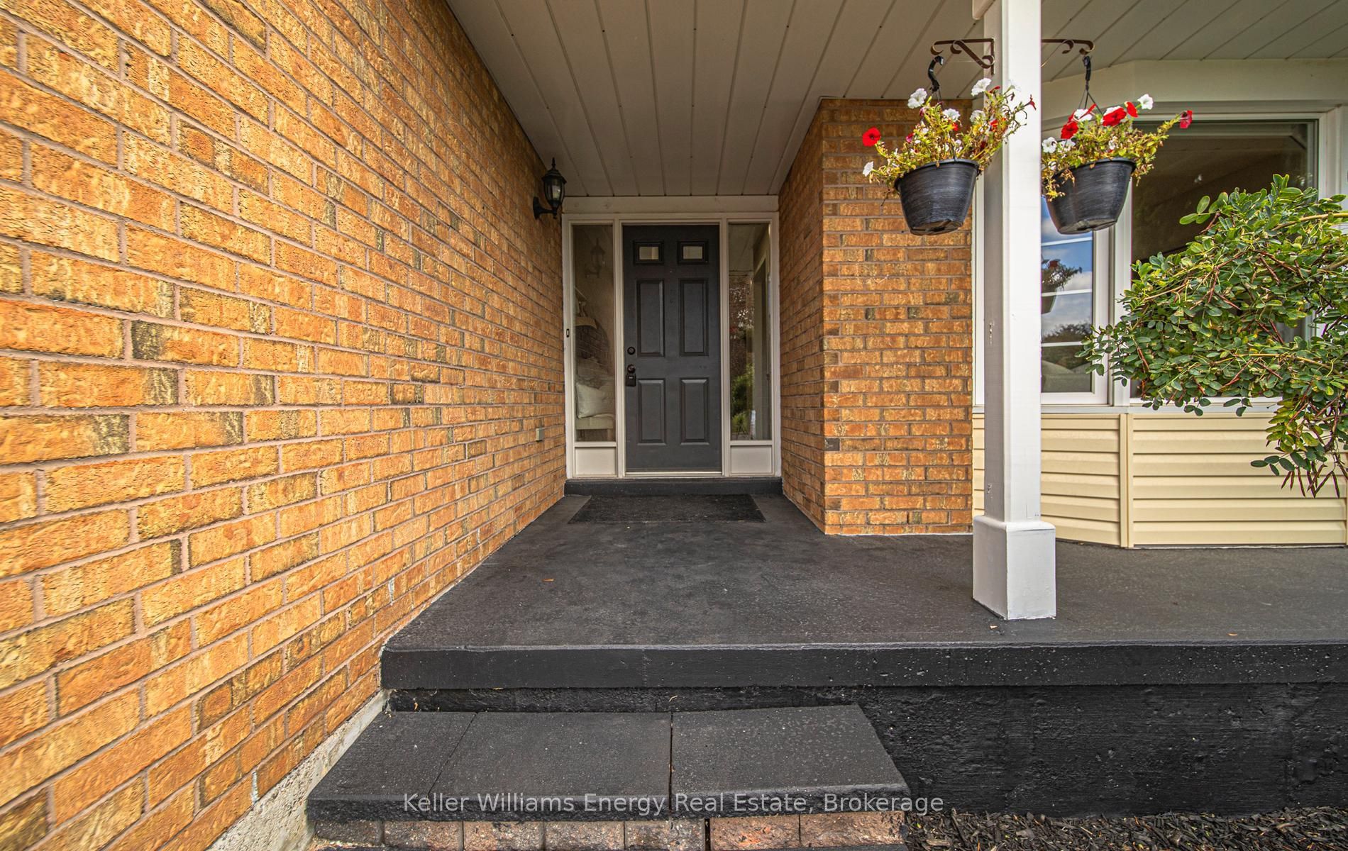 7 Stirling Avenue, Clarington, ON L1E 1X7 photo 3