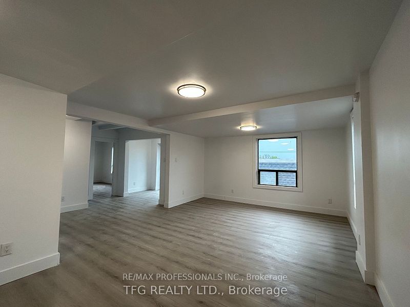 306 King Street W, Oshawa, ON L1J 2J9 photo 2