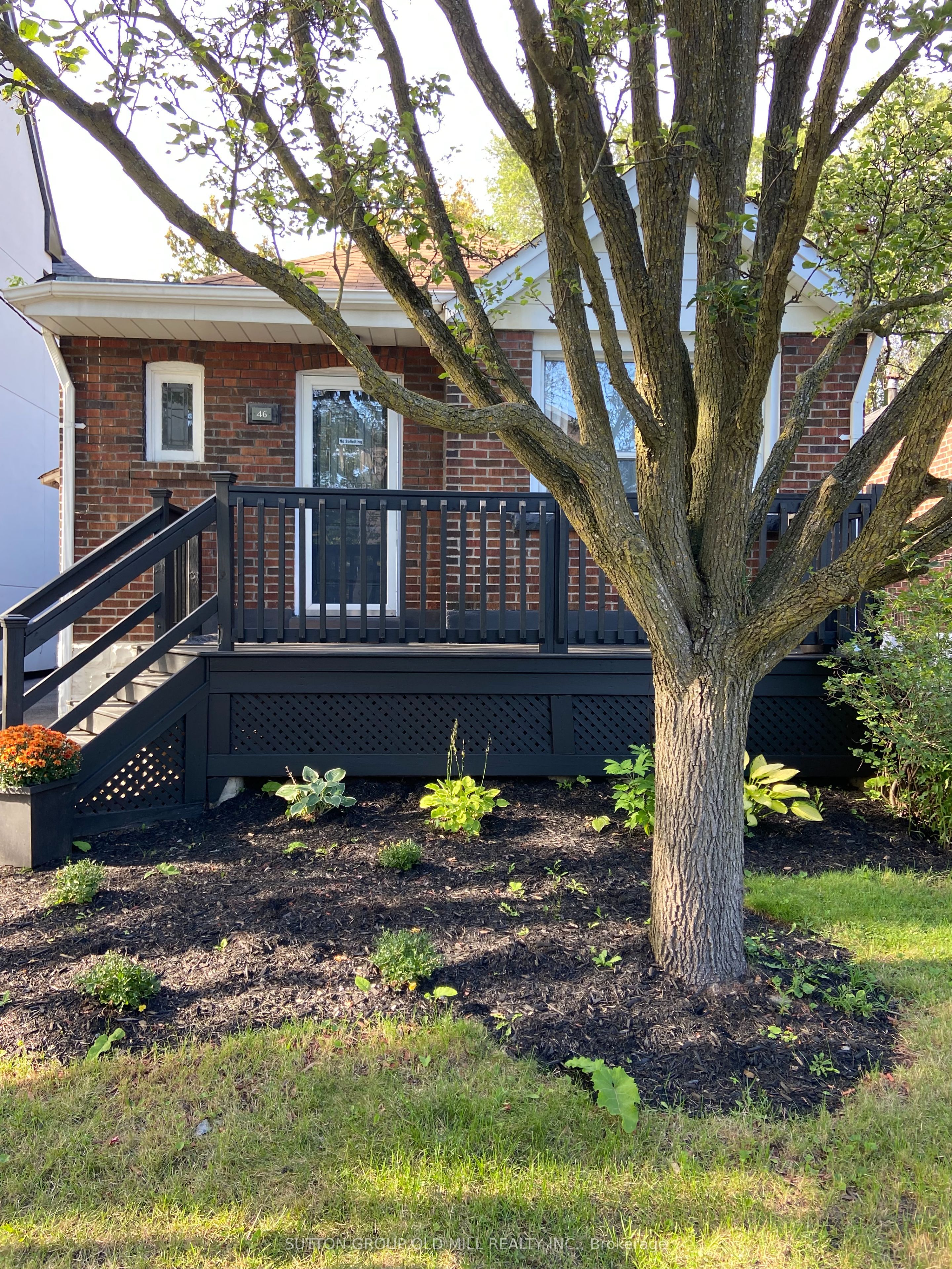 46 Richard Avenue, Toronto, ON M4L 1W9 photo 2