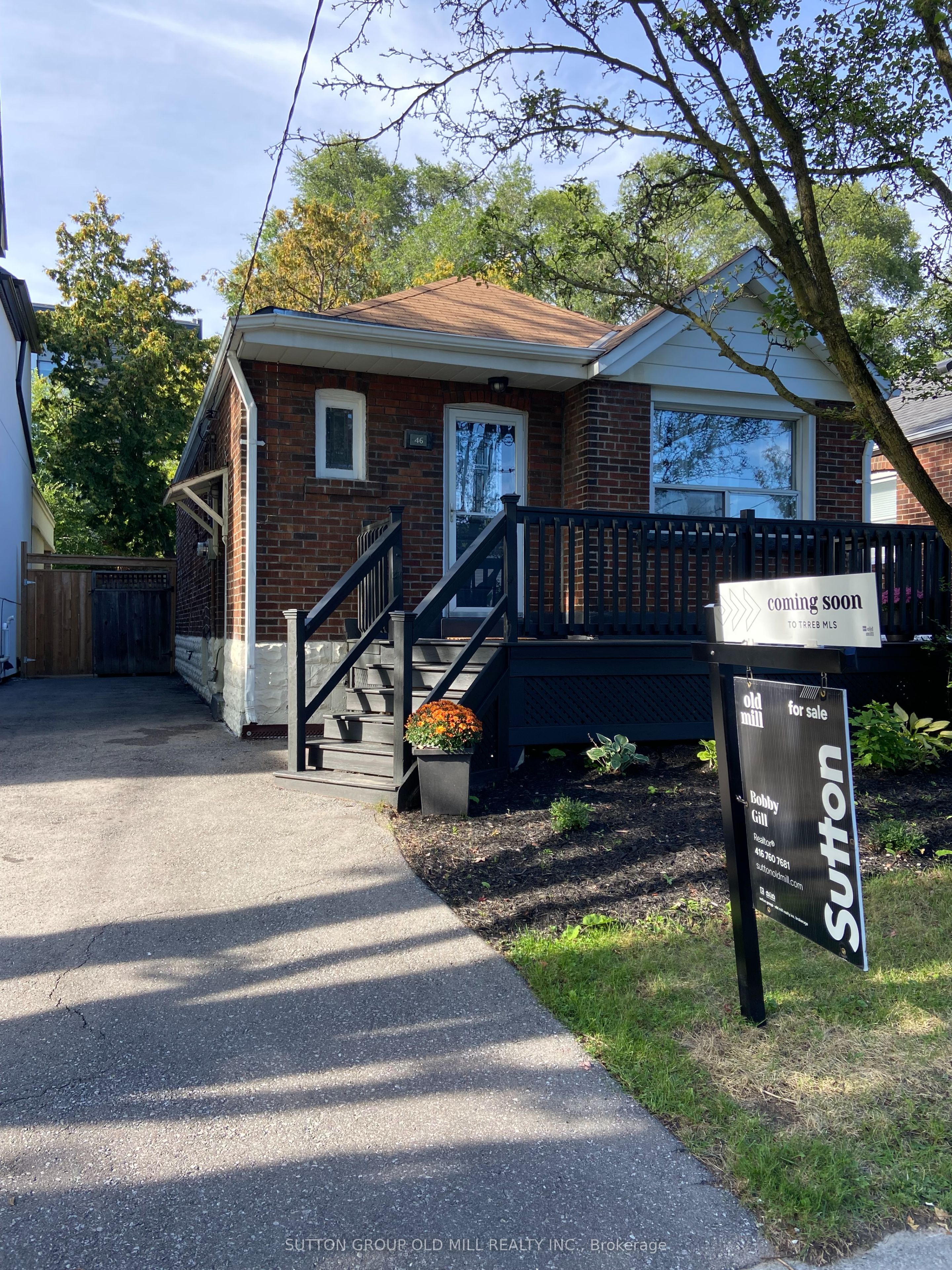 46 Richard Avenue, Toronto, ON M4L 1W9 photo 3
